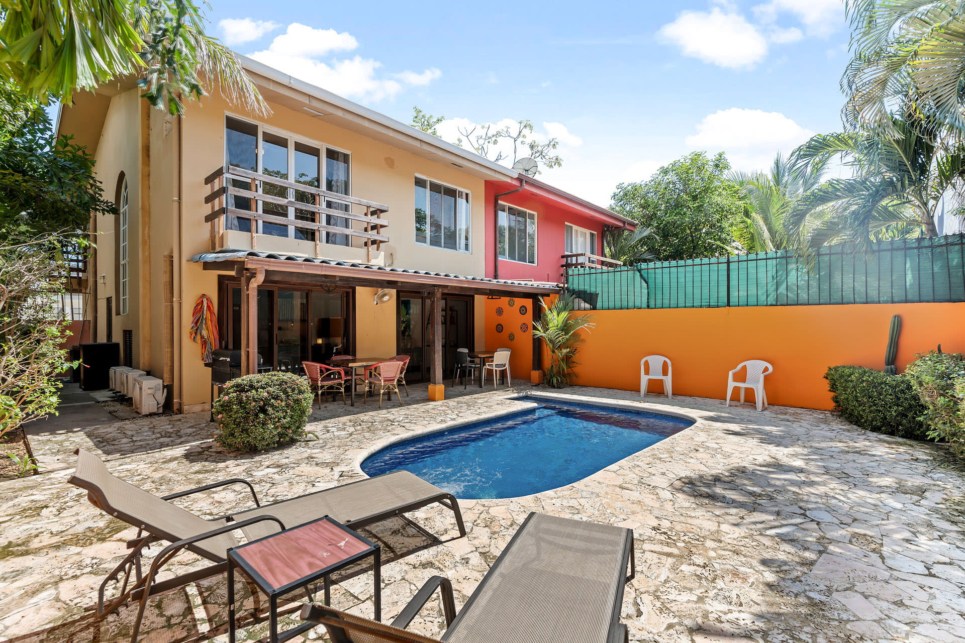 Nicely priced duplex in Surfside with private pool and AC in every room - Foto 1