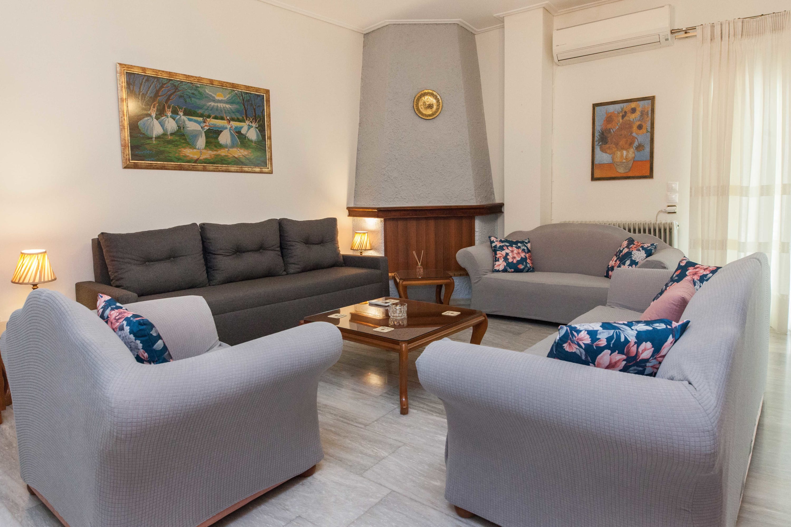 Classical 2 Bd Beauty Apt in Peaceful Chalandri — holiday rental in Athens