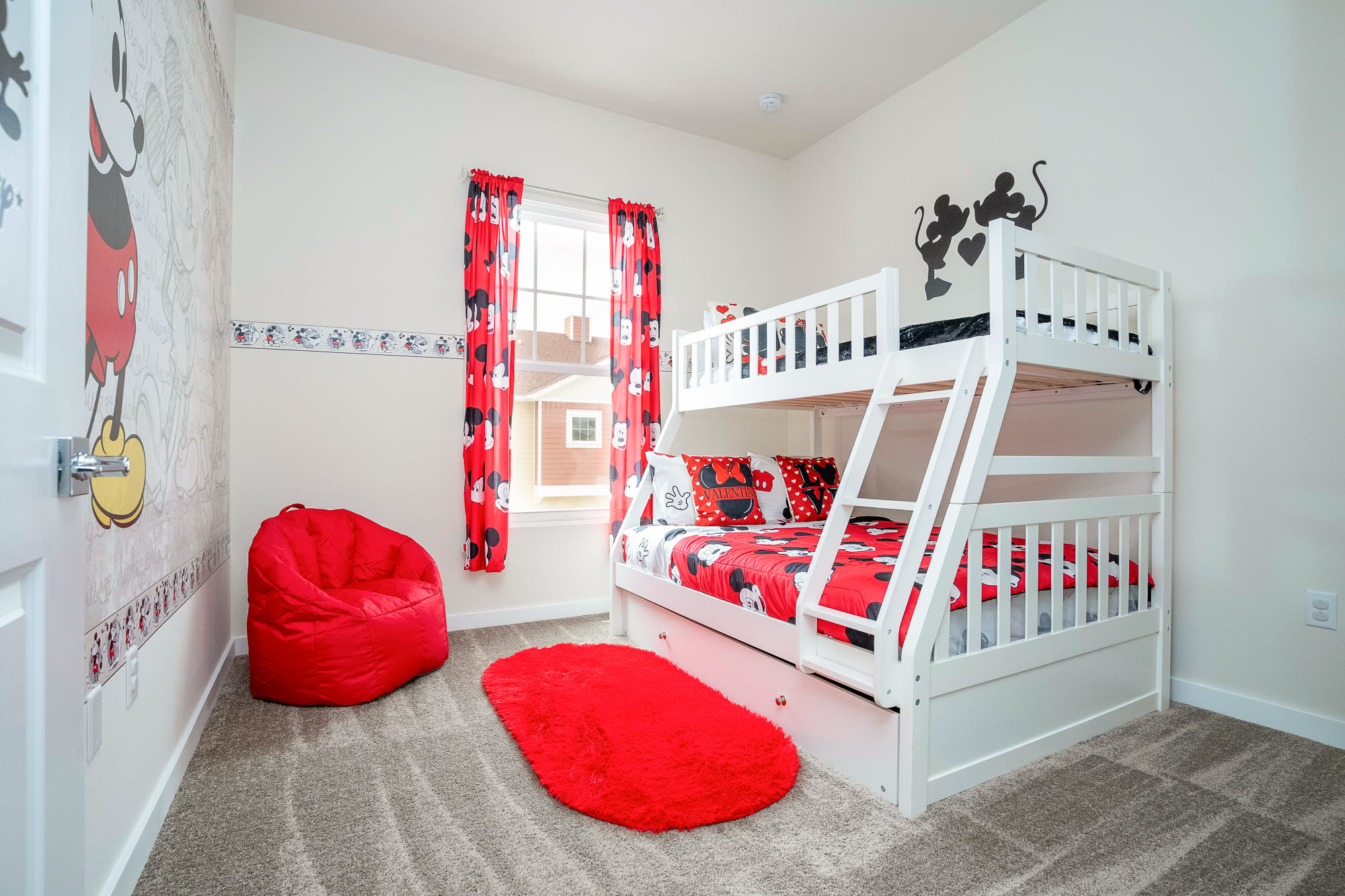 Upstay Disney Themed House Sleeps 16