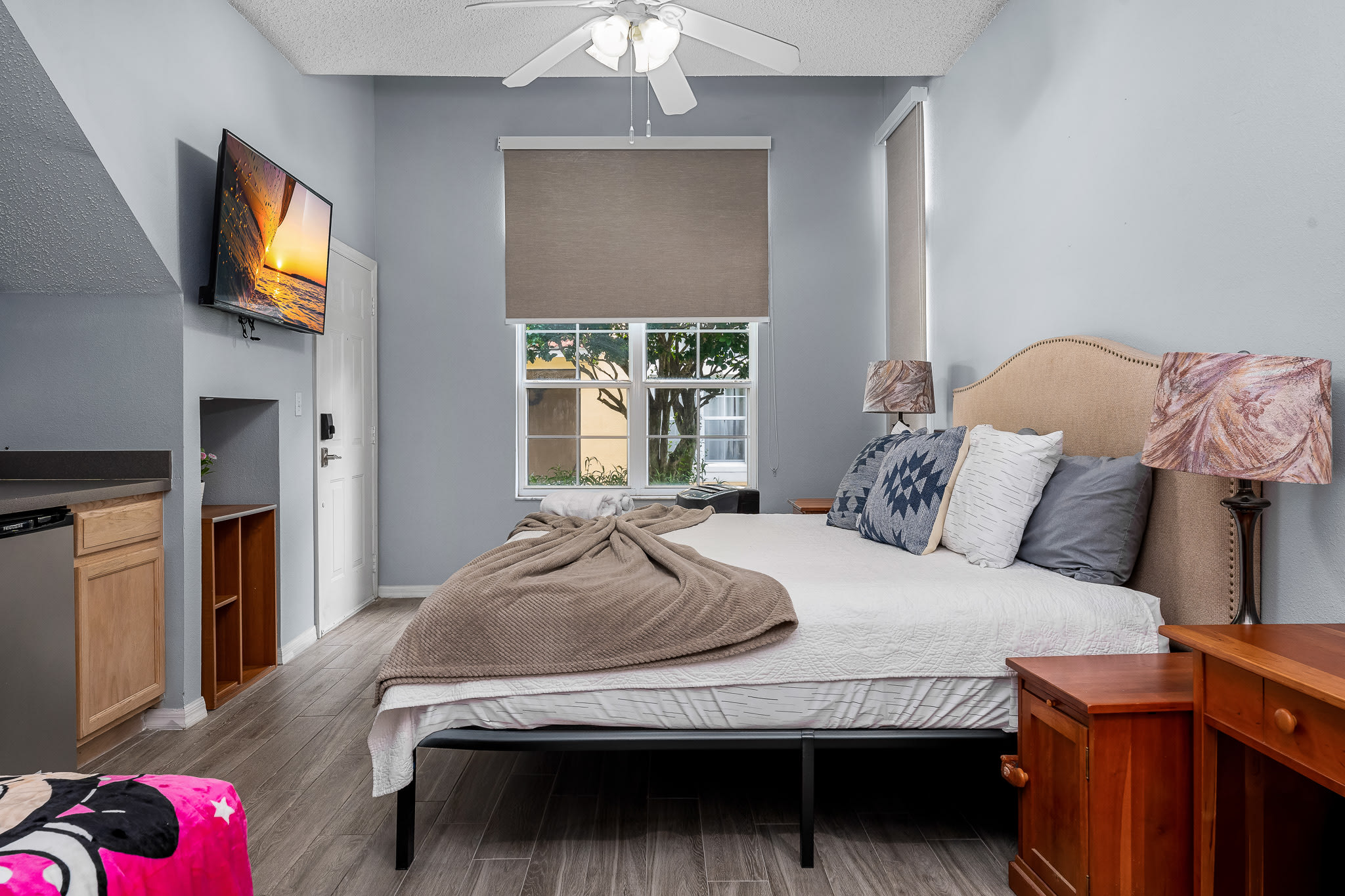 Kissimmee townhouse w/ shared pool & BBQ