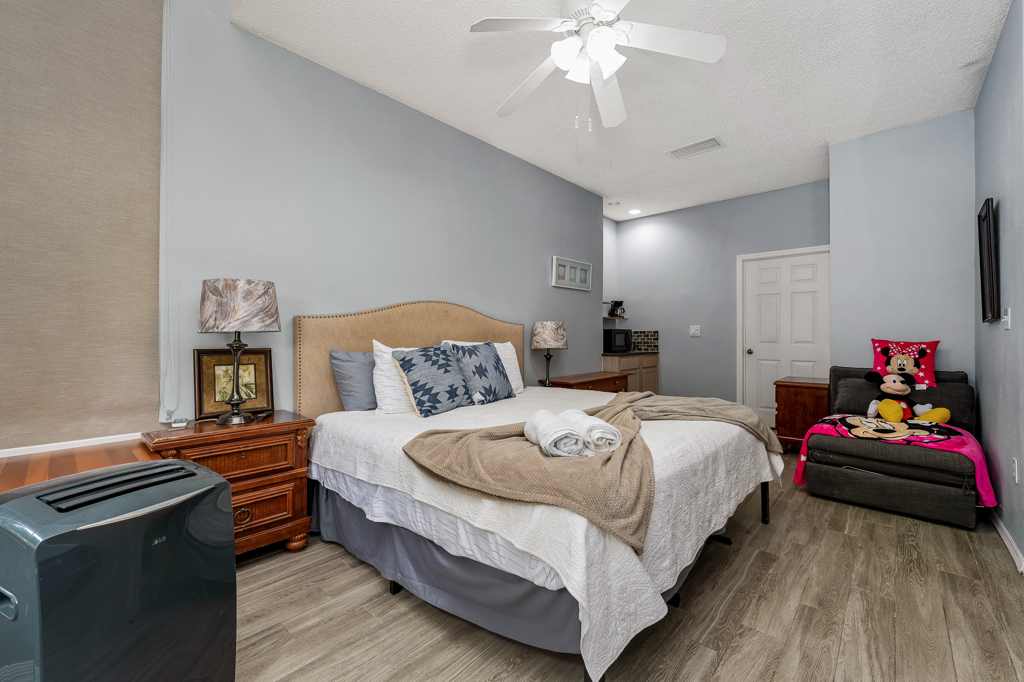 Kissimmee townhouse w/ shared pool & BBQ