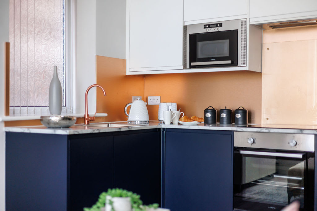 Light, Bright & Full of Style. 1-Bed Apt with PKG