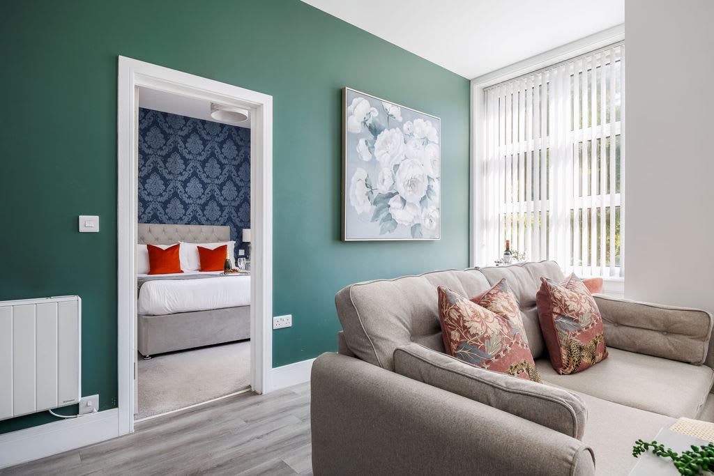 Light, Bright & Full of Style. 1-Bed Apt with PKG