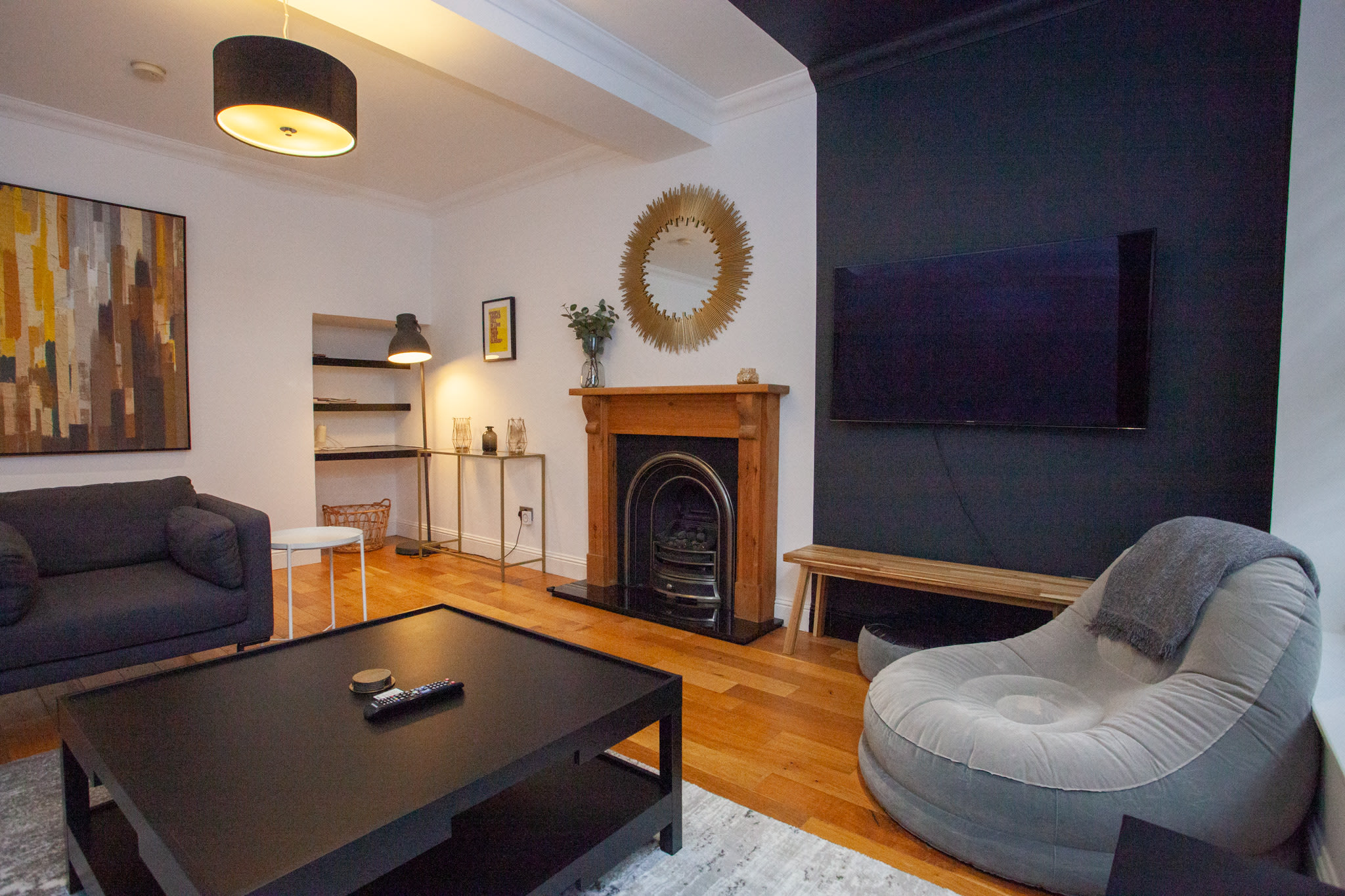 View Stylish West End Flat in Glasgow in Woodside Crescent 8 G3 7QF Stylish West End Flat in Glasgow in Woodside Crescent 8 G3 7QF - Property image 5 - VivreStays