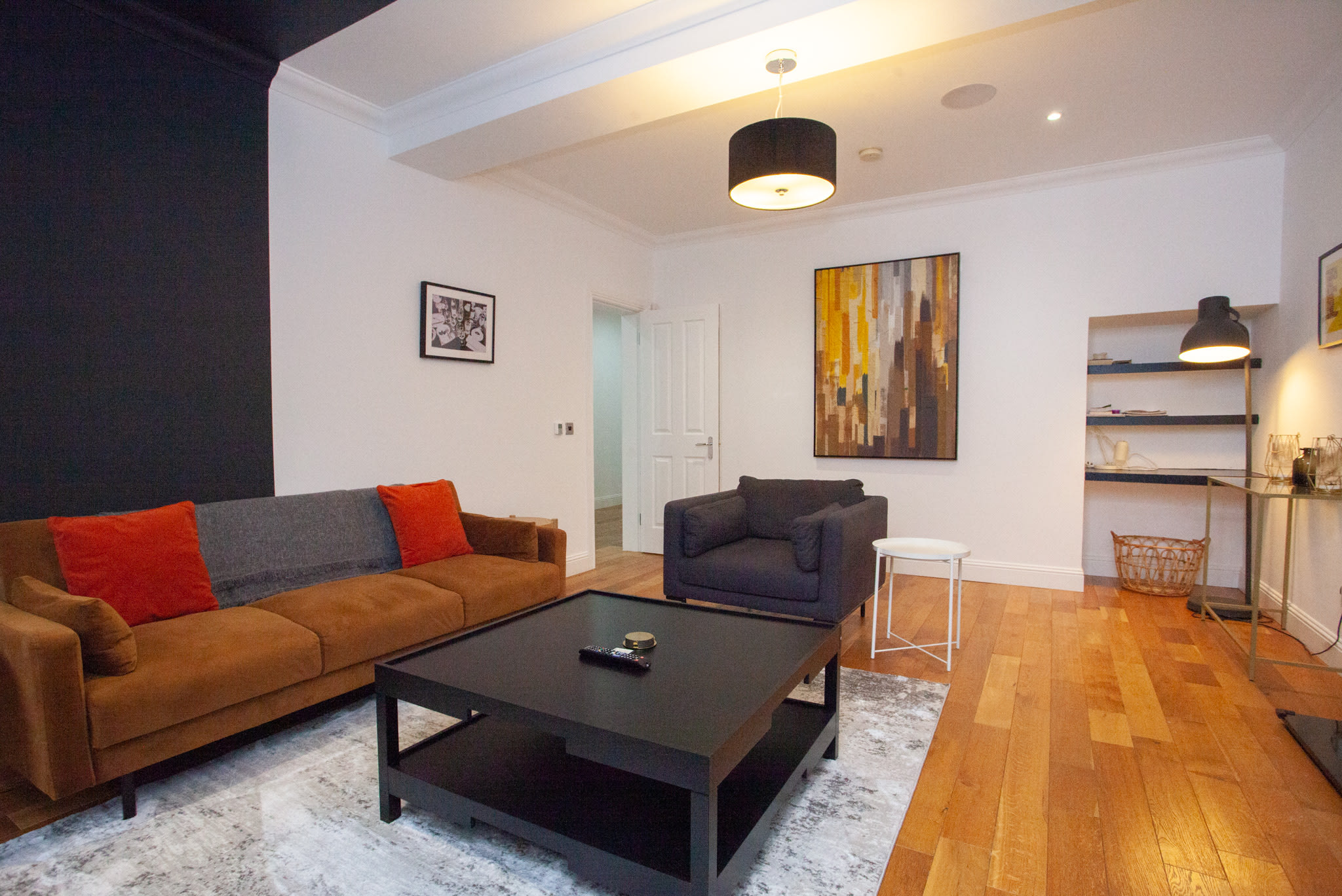 View Stylish West End Flat in Glasgow in Woodside Crescent 8 G3 7QF Stylish West End Flat in Glasgow in Woodside Crescent 8 G3 7QF - Property image 7 - VivreStays