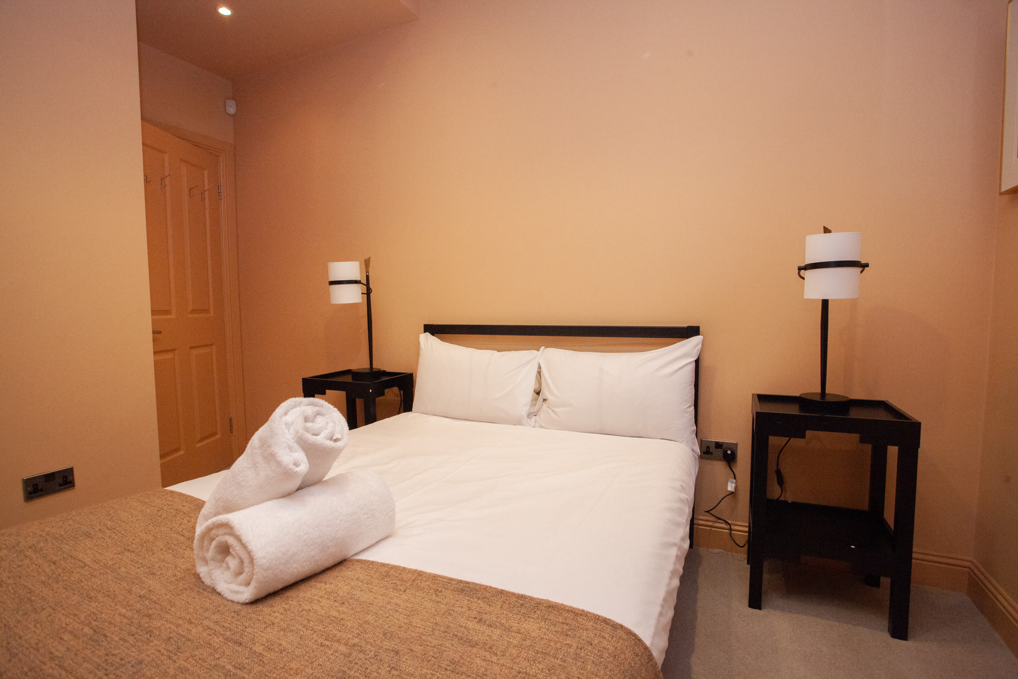 View Stylish West End Flat in Glasgow in Woodside Crescent 8 G3 7QF Stylish West End Flat in Glasgow in Woodside Crescent 8 G3 7QF - Property image 14 - VivreStays