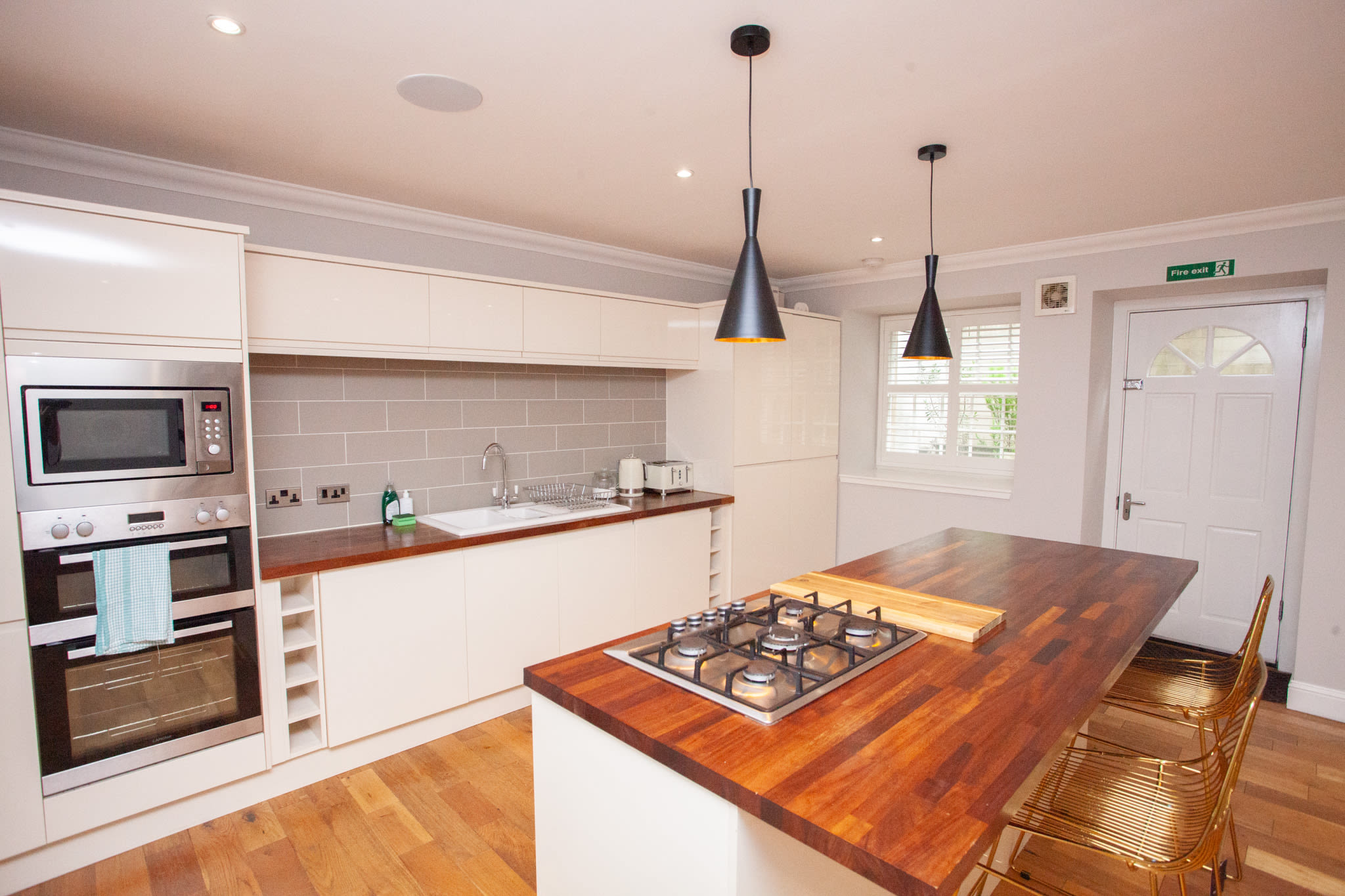 View Stylish West End Flat in Glasgow in Woodside Crescent 8 G3 7QF Stylish West End Flat in Glasgow in Woodside Crescent 8 G3 7QF - Property image 19 - VivreStays