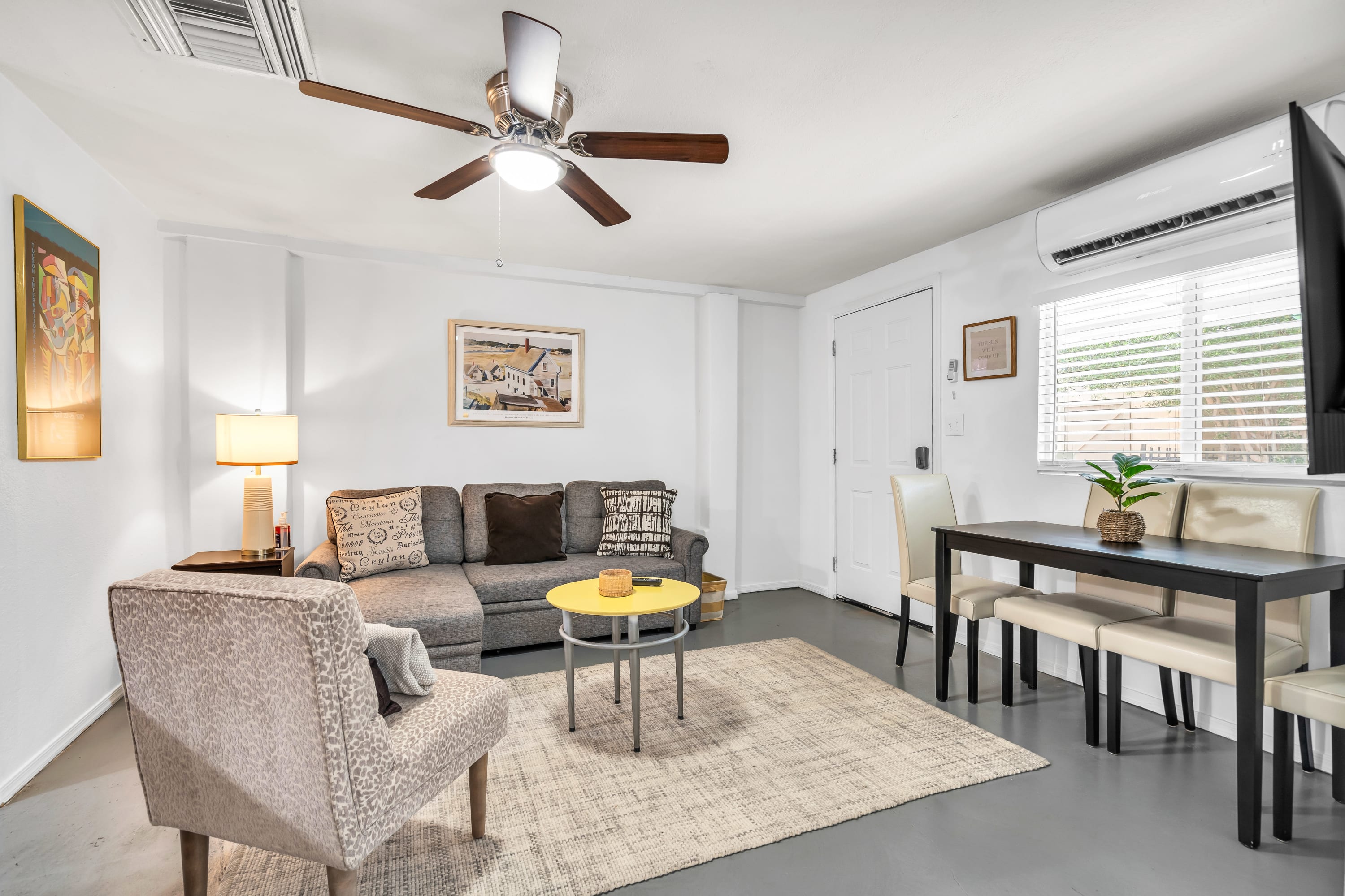 Desert Chic 2BR | Steps to Gem Shows & UofA — Tucson, AZ — vacation rental