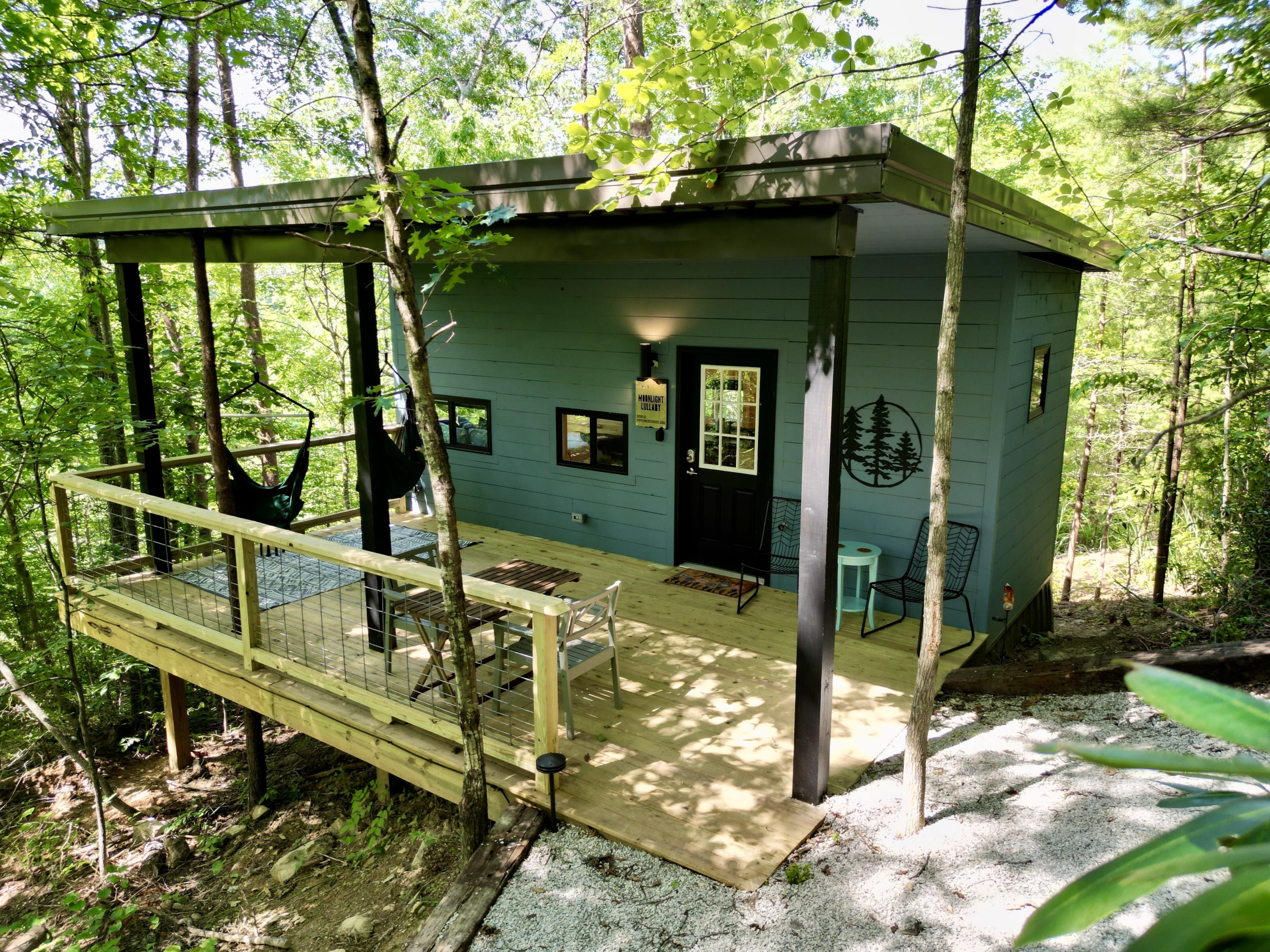 Moonlight Lullaby | Hot Tub | RRG | Brand new 2024 | Located Just 5 Min From Nada Tunnel! — Slade, KY — vacation rental