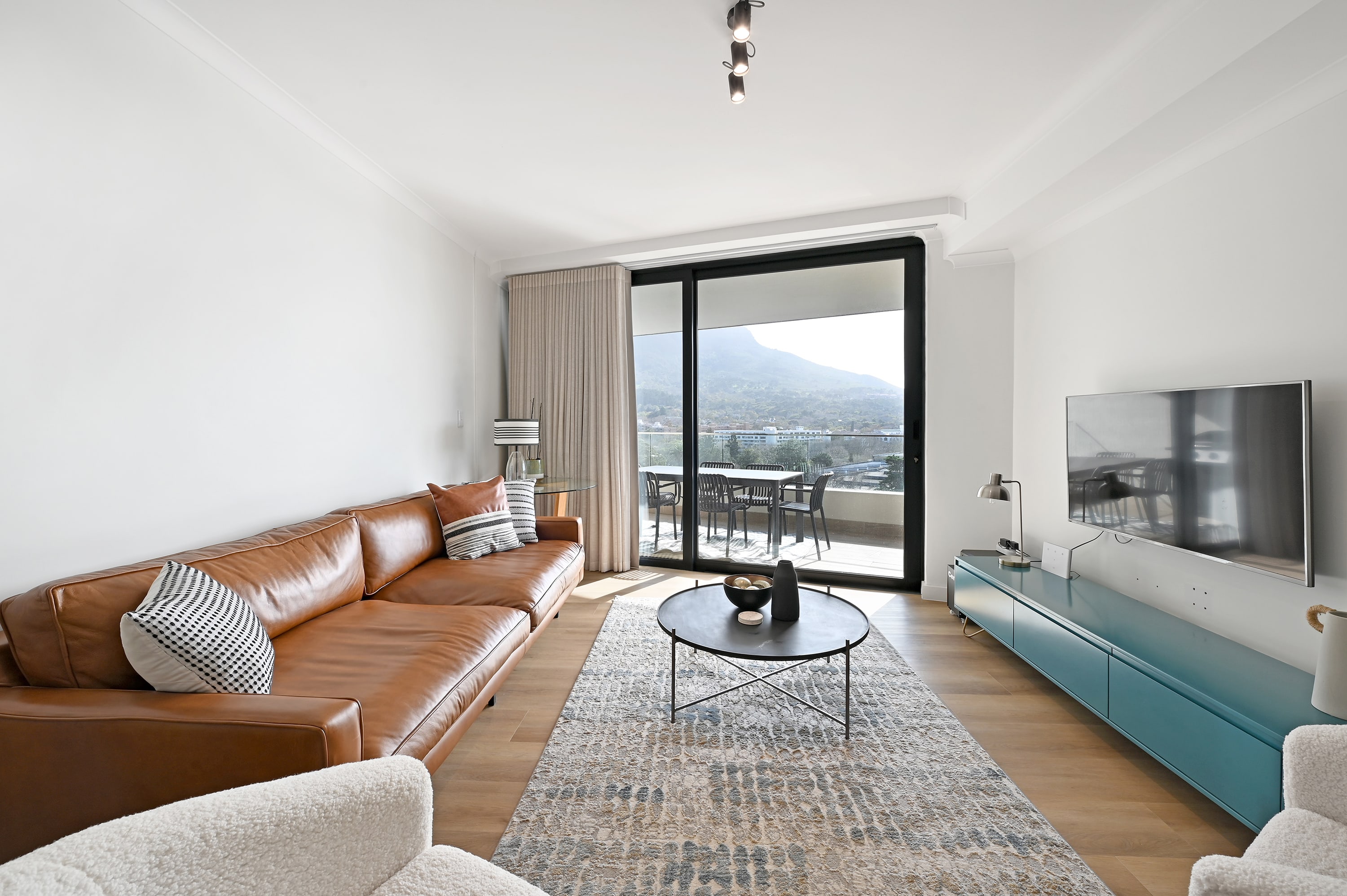 Rooftop Pool Gym Business Centre Restaurant