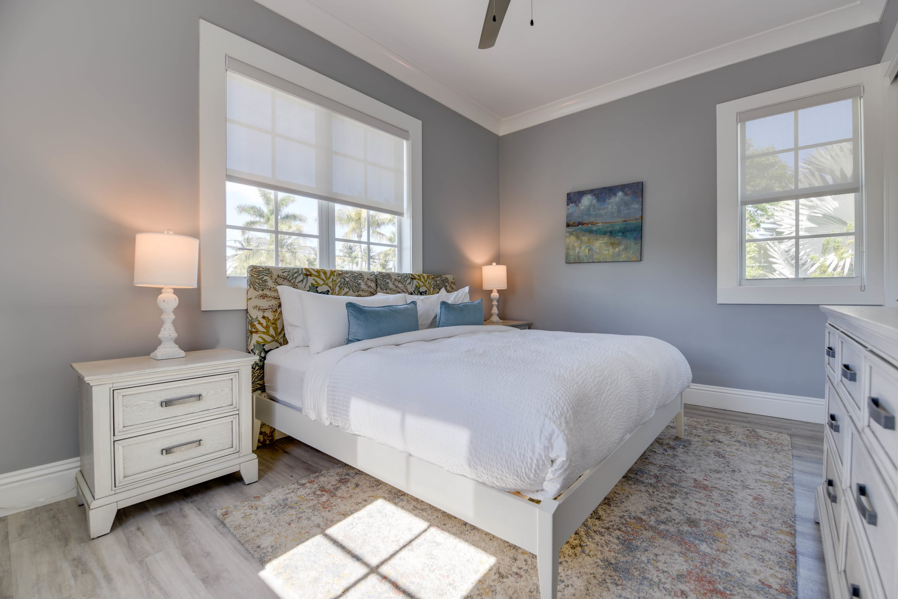 Springtide House - Luxury King Room