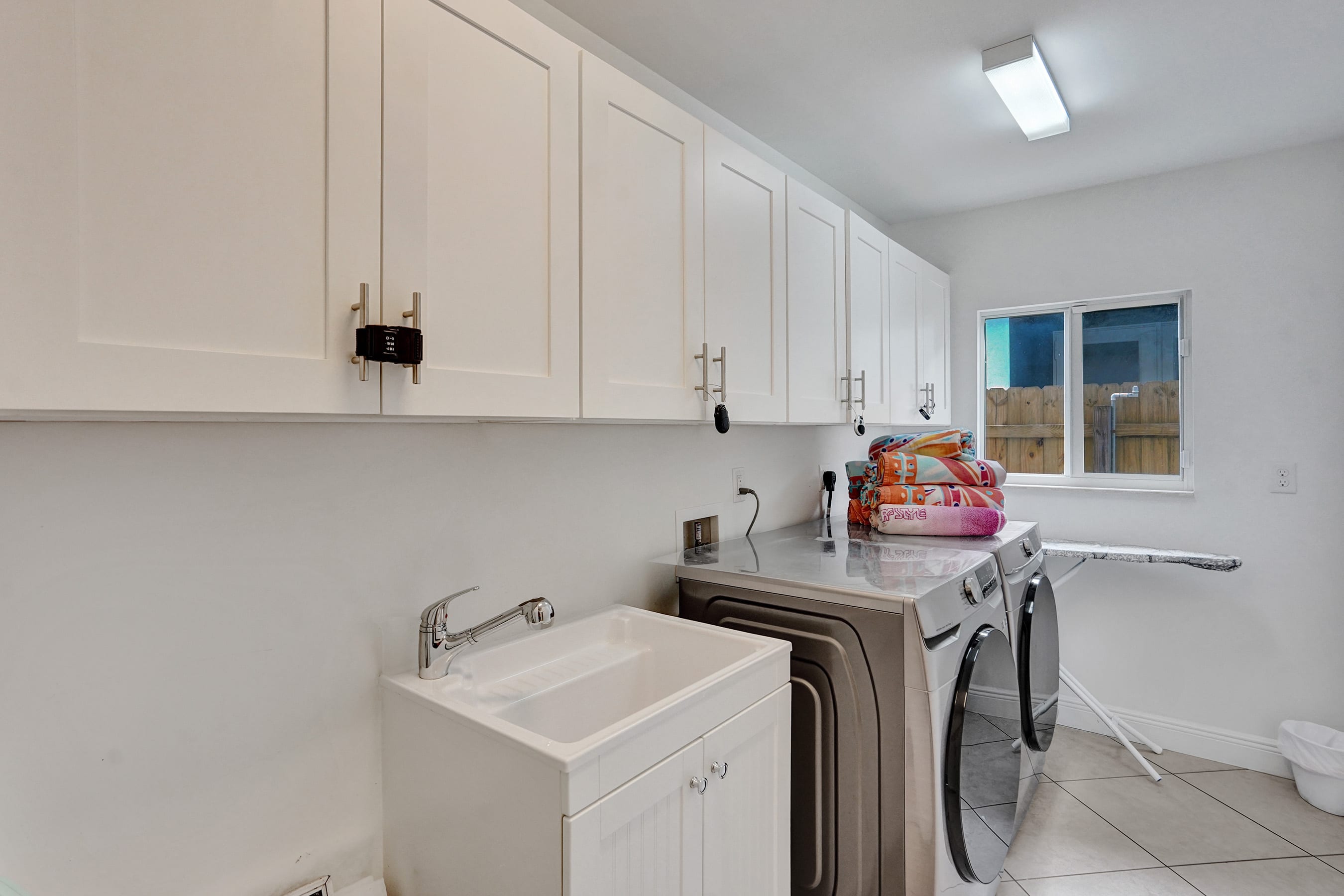 Coral Reef Villa 🌴 Private Heated Pool, Grill, Private Patio | 1.9 mi to Beach 🏖️ - Foto 9