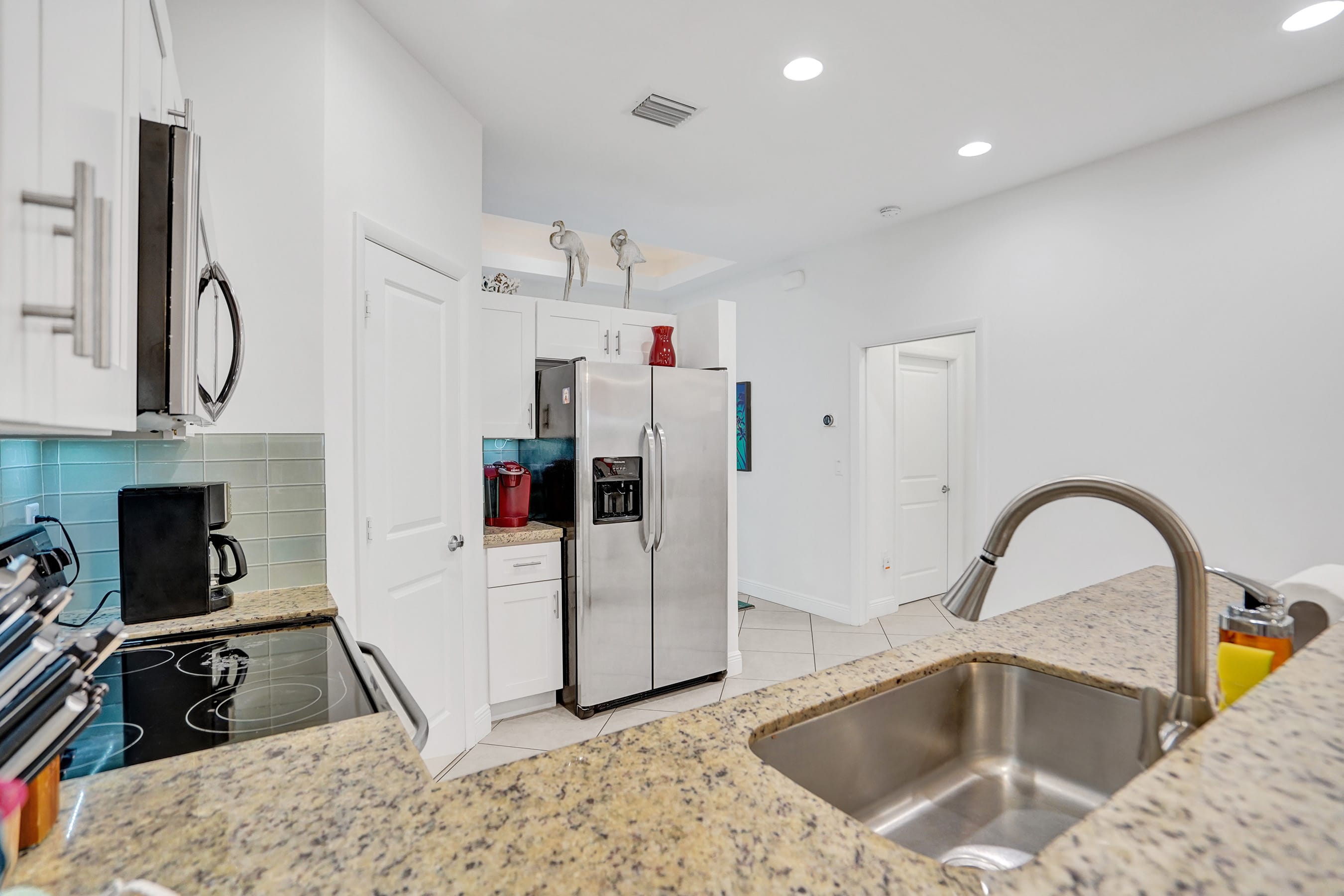 Coral Reef Villa 🌴 Private Heated Pool, Grill, Private Patio | 1.9 mi to Beach 🏖️ - Foto 20