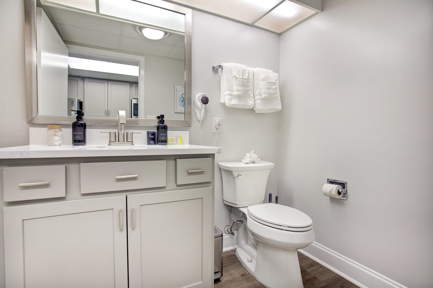 Oceanfront Escape Renovated Suite at Camelot | Photo 7