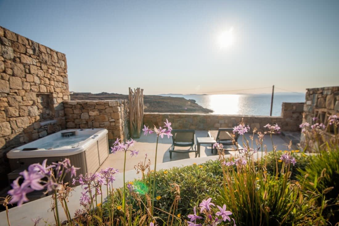 Romantic Mykonian Oasis Suite w Jacuzzi & Sea View in Mykonos — photo 4