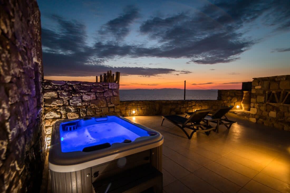 Romantic Mykonian Oasis Suite w Jacuzzi & Sea View — holiday rental in Mykonos