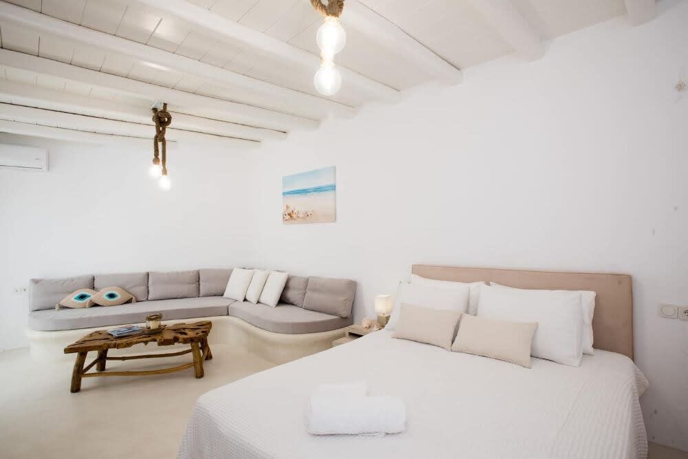 Romantic Mykonian Oasis Suite w Jacuzzi & Sea View in Mykonos — photo 5