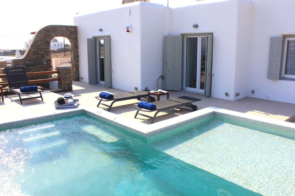 Luxury White Oasis Villa w Private Pool in Mikonos in Mykonos — photo 4