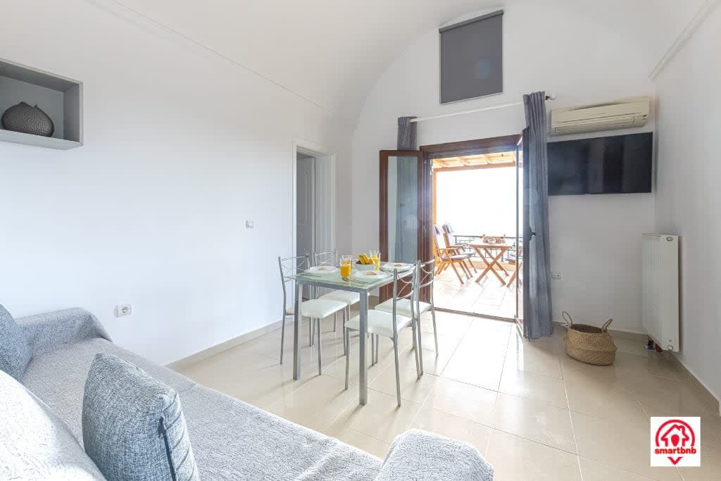 Modern Naya Escape in Santorini with Captivating Sea Views in Santorini — photo 3