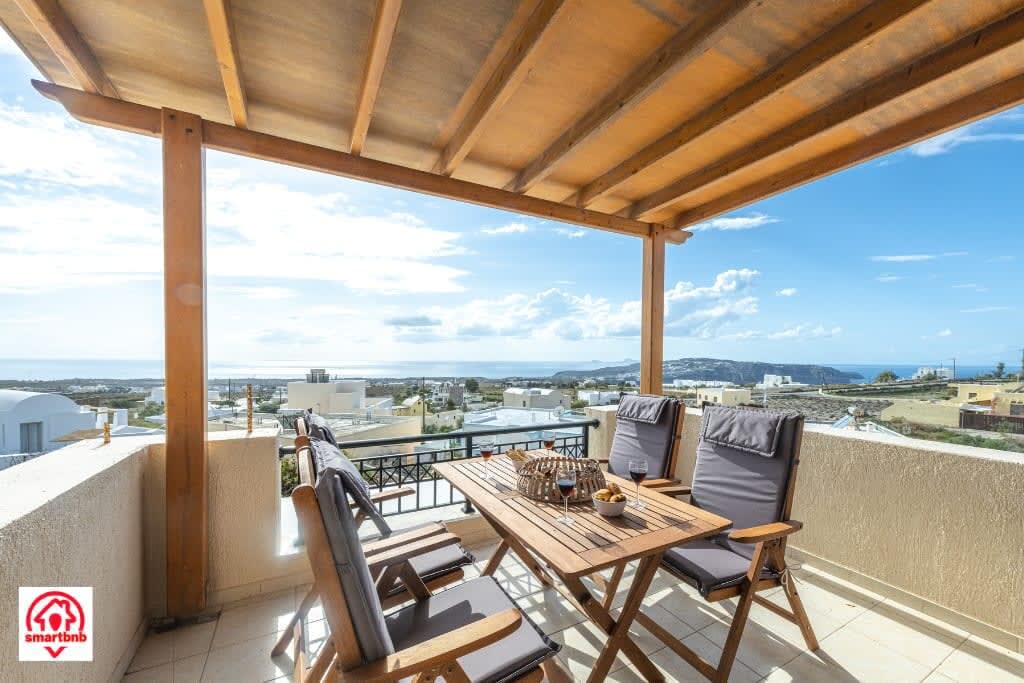 Modern Naya Escape in Santorini with Captivating Sea Views — holiday rental in Santorini