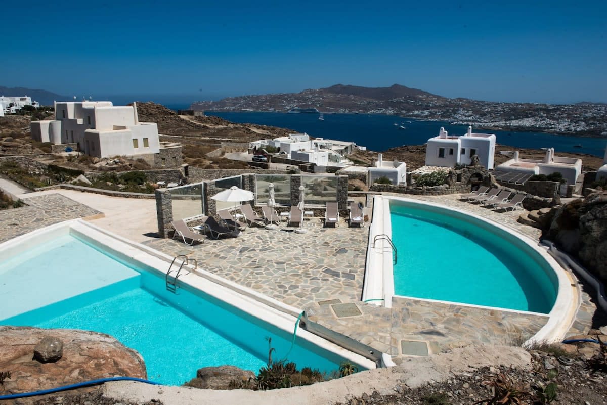 Gorgeous villa w ocean views and shared pools! — holiday rental in Mykonos