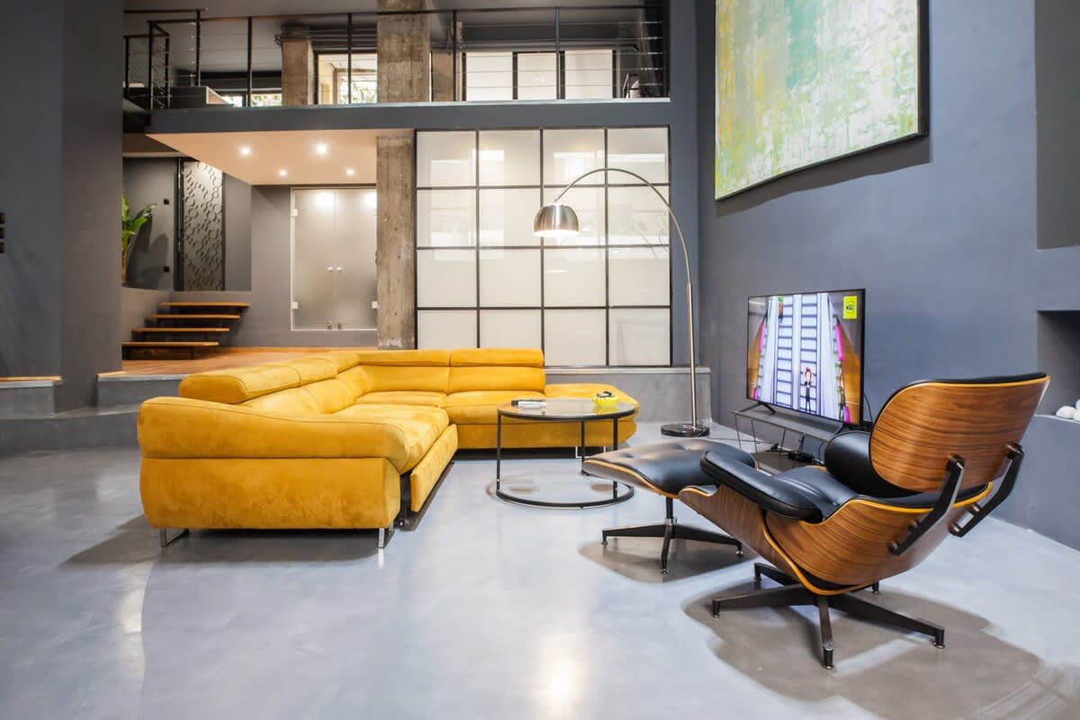 Stylish Industrial Loft next to Acropolis Museum — holiday rental in Athens