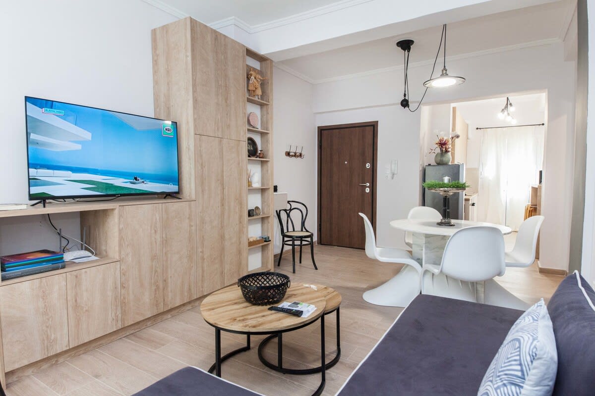 Exarhia Silver Moon with Acropolis View — holiday rental in Athens