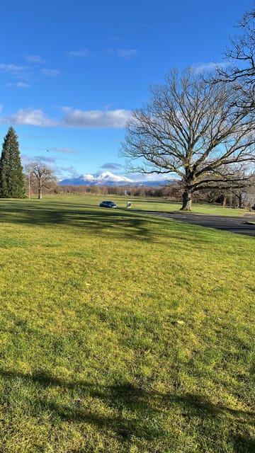 Modern 3 Bed Flat Balloch in 170 Main Street G83 8PN - Property image 34 - VivreStays