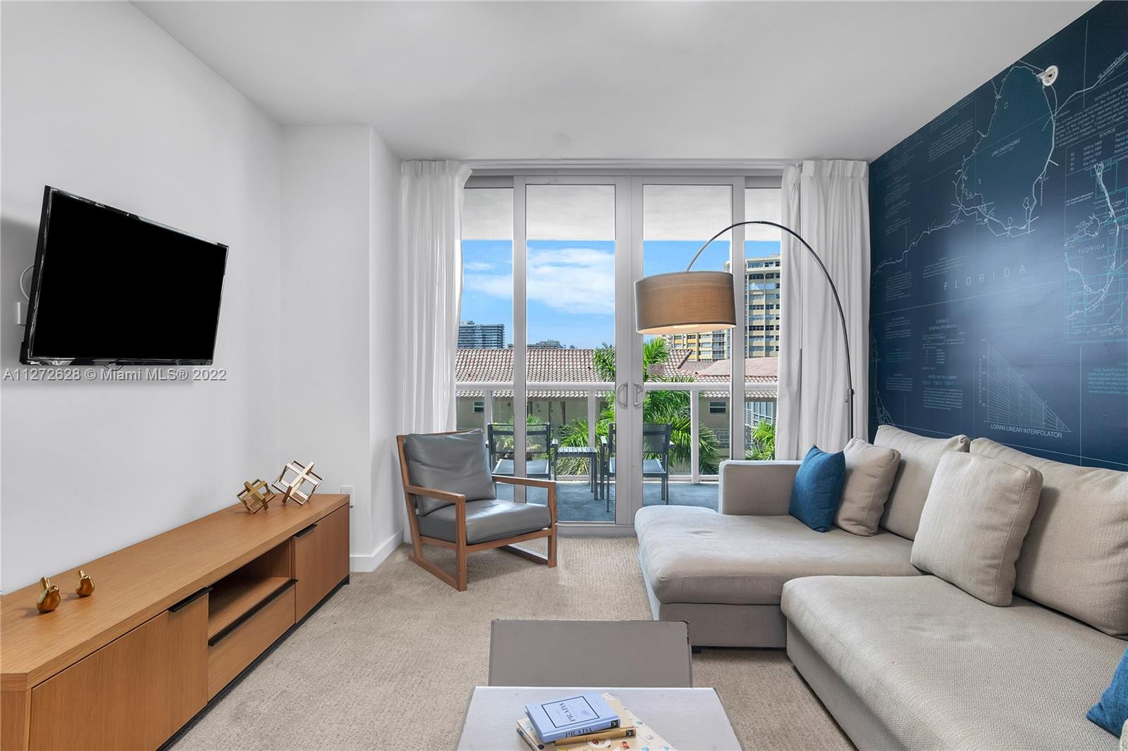 Beautiful 2BR, Balcony, Pool, Near Beach & Fun — Hallandale Beach, FL — vacation rental
