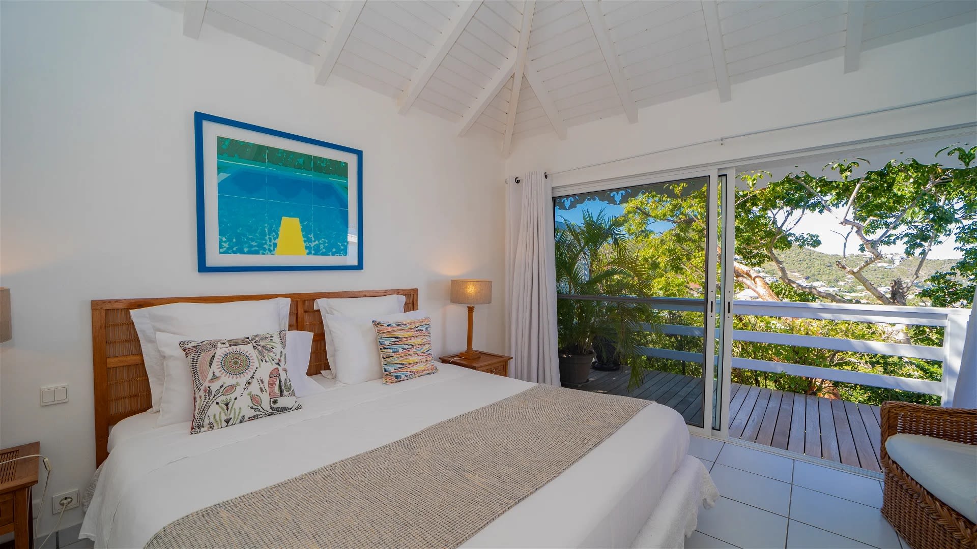 Comfortable Villa With Views Over Lorient Bay 3