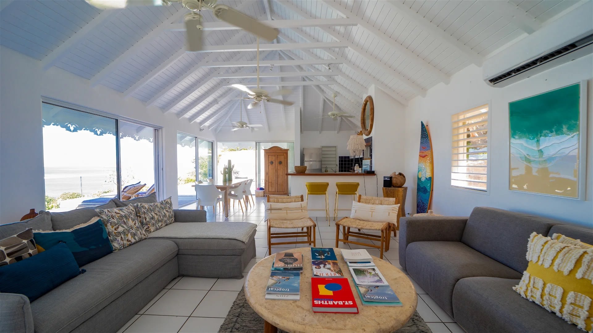 Comfortable Villa With Views Over Lorient Bay 4