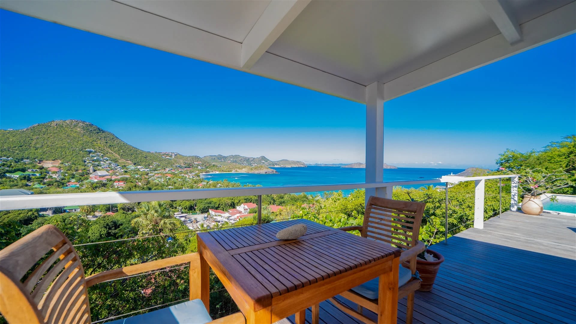 Comfortable Villa With Views Over Lorient Bay 2