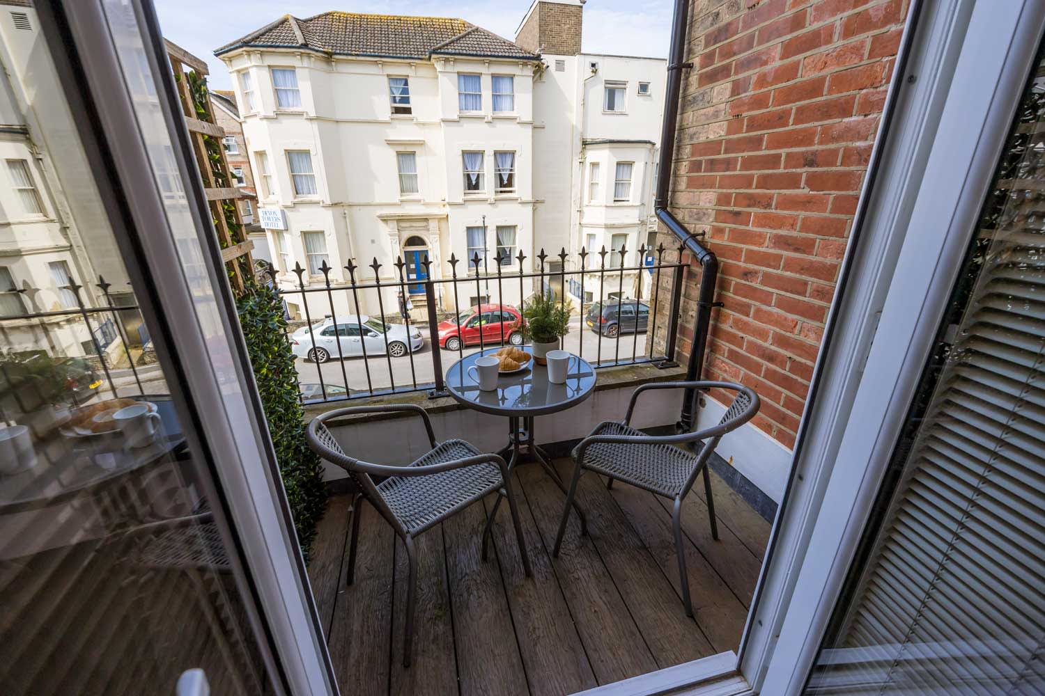 NEW! Stunning 1-bed Apt w/ Balcony & Free Parking