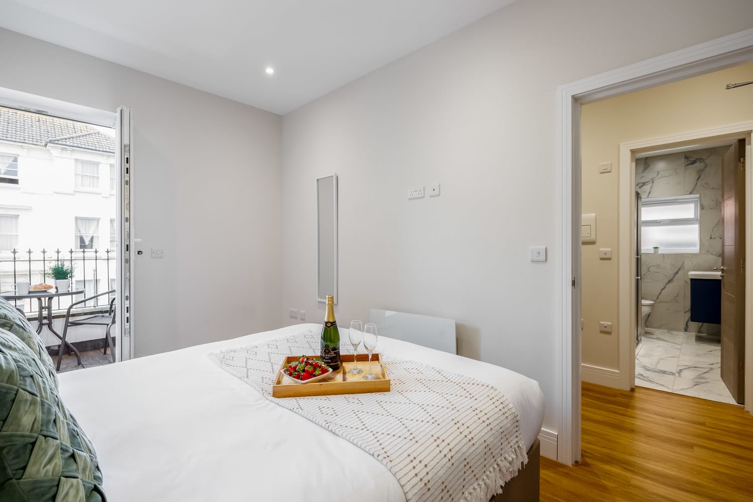 NEW! Stunning 1-bed Apt w/ Balcony & Free Parking