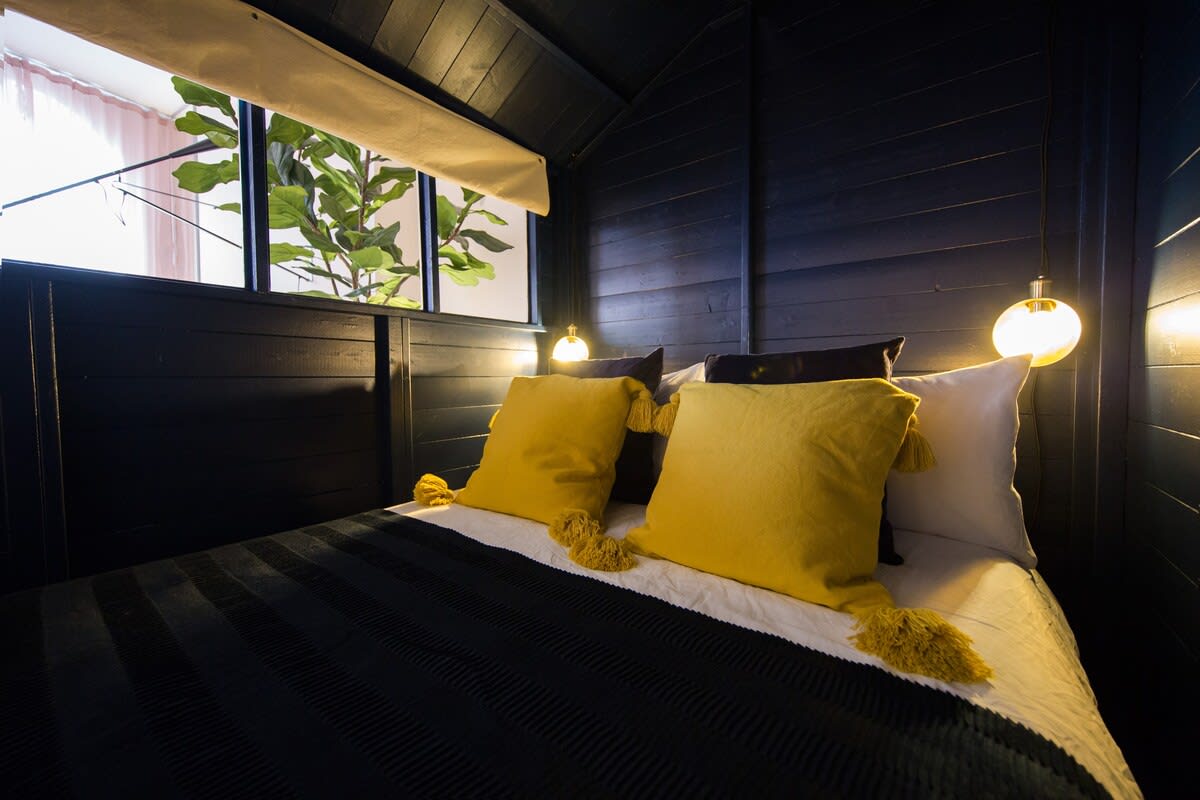 Loft w/ 100” Cinema, Premium Mattress & Hammock - Foto 15