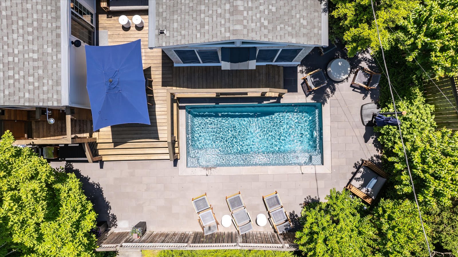 Fire Island-Style chic getaway with Pool & Linens! - Picture 1