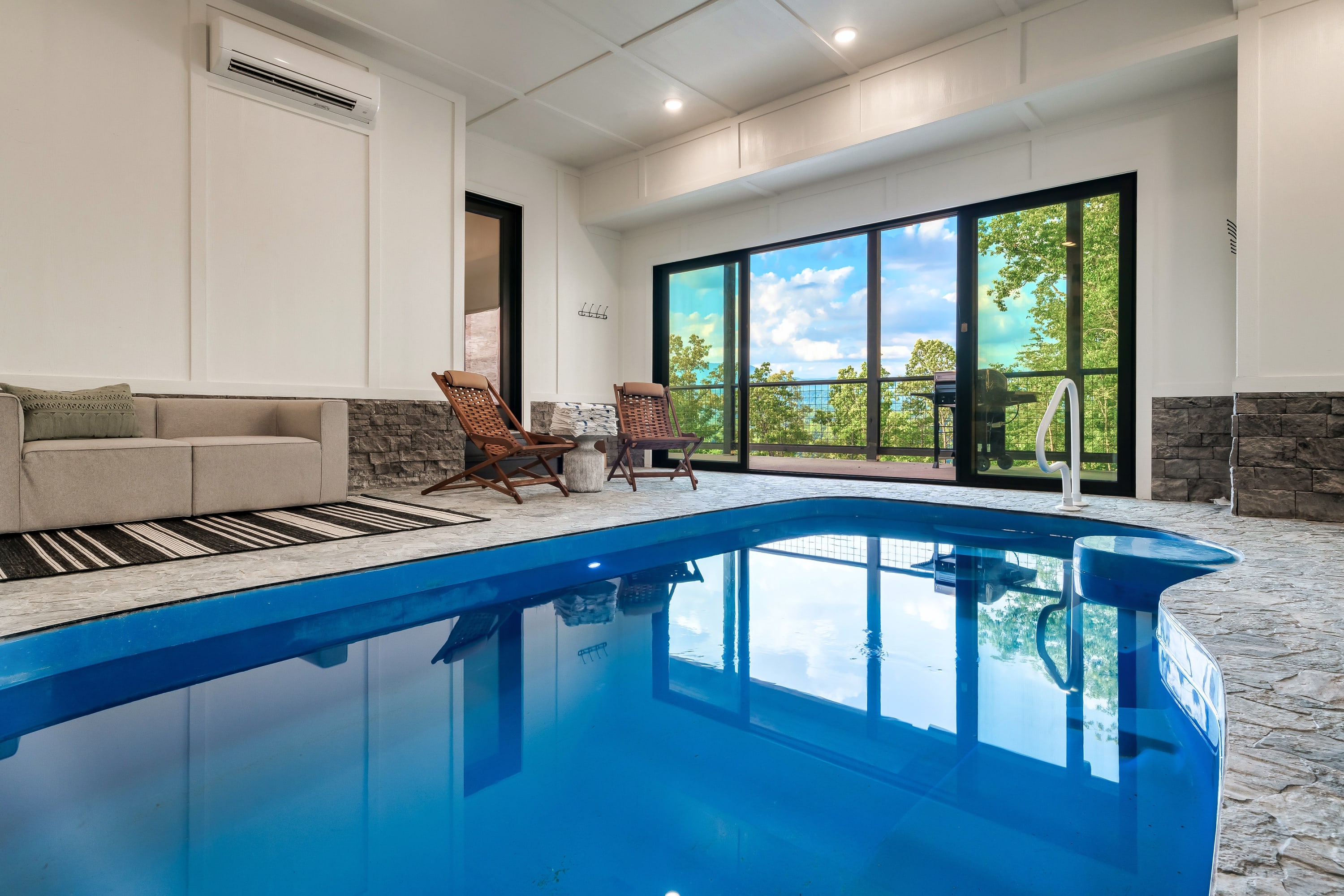Sleeps 20・Mtn View・Indoor Pool・Theater・Gym・Hot tub — Sevierville, TN — vacation rental