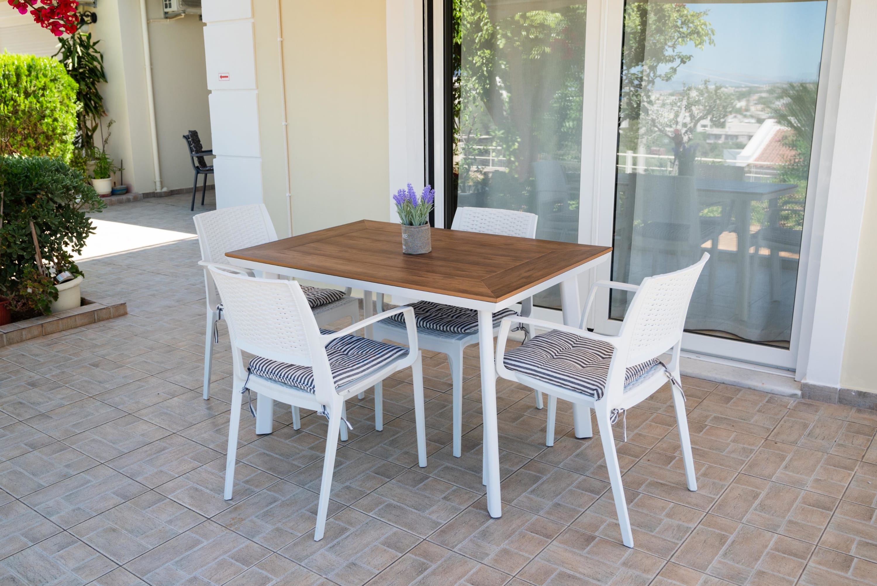 Barbaras Apartments - One Bedroom Apartment N16