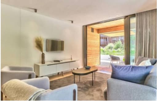 Central DeWaterkant Patio Parking Shops