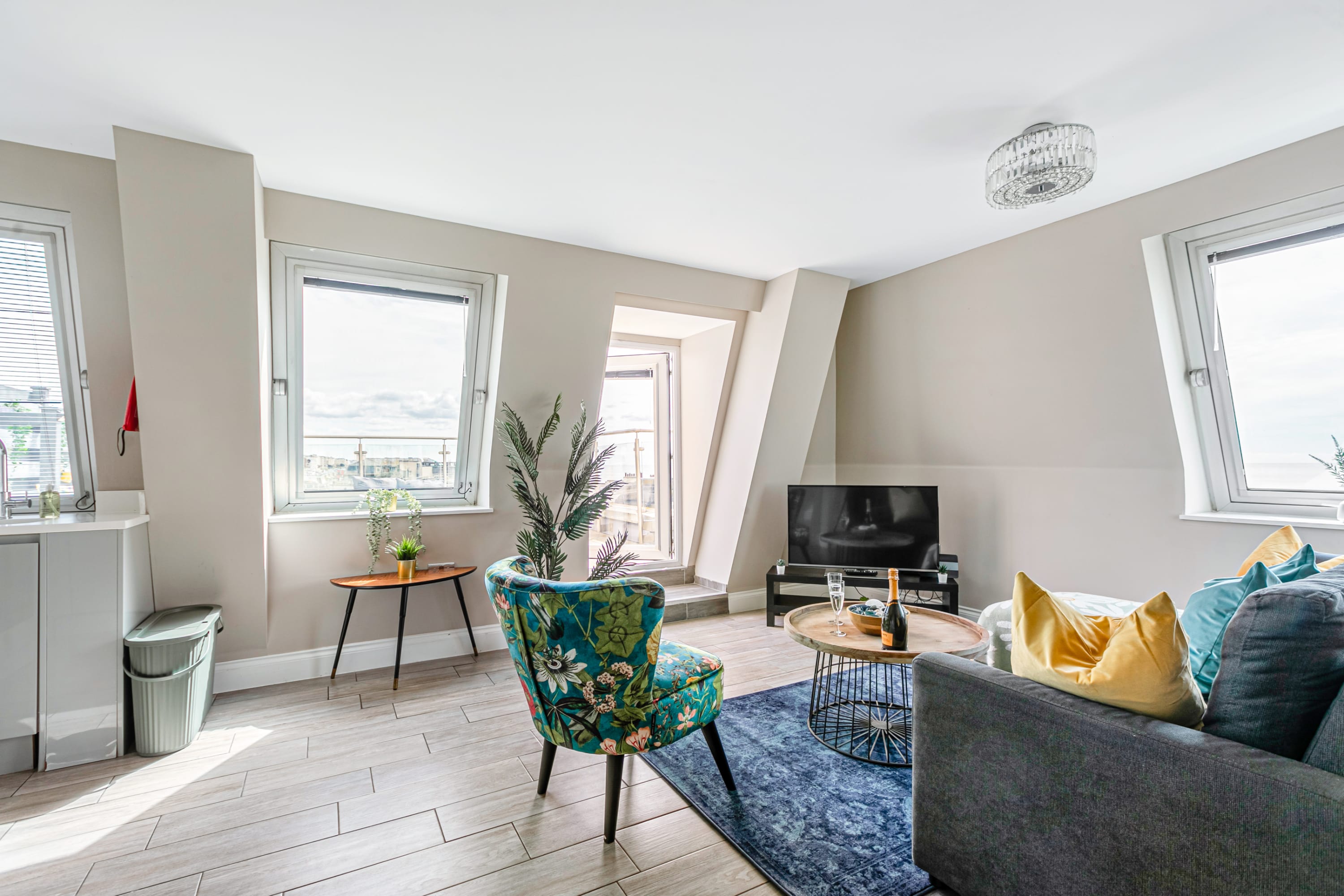 Lanes Penthouse | 2BR En-Suites + Sea View Terrace in Bartholomew Road BN1 1JS - Property image 9 - VivreStays