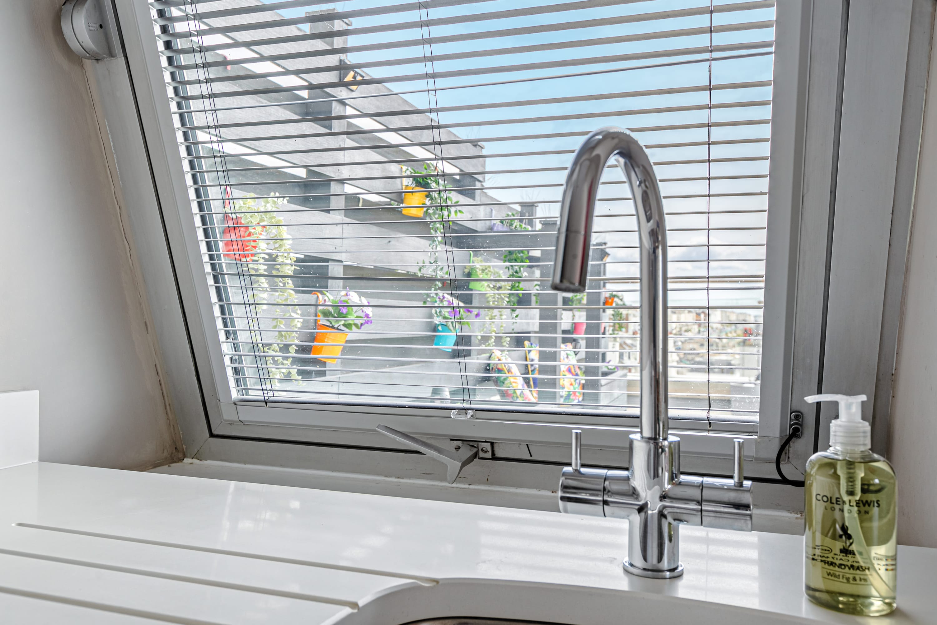 Lanes Penthouse | 2BR En-Suites + Sea View Terrace in Bartholomew Road BN1 1JS - Property image 23 - VivreStays