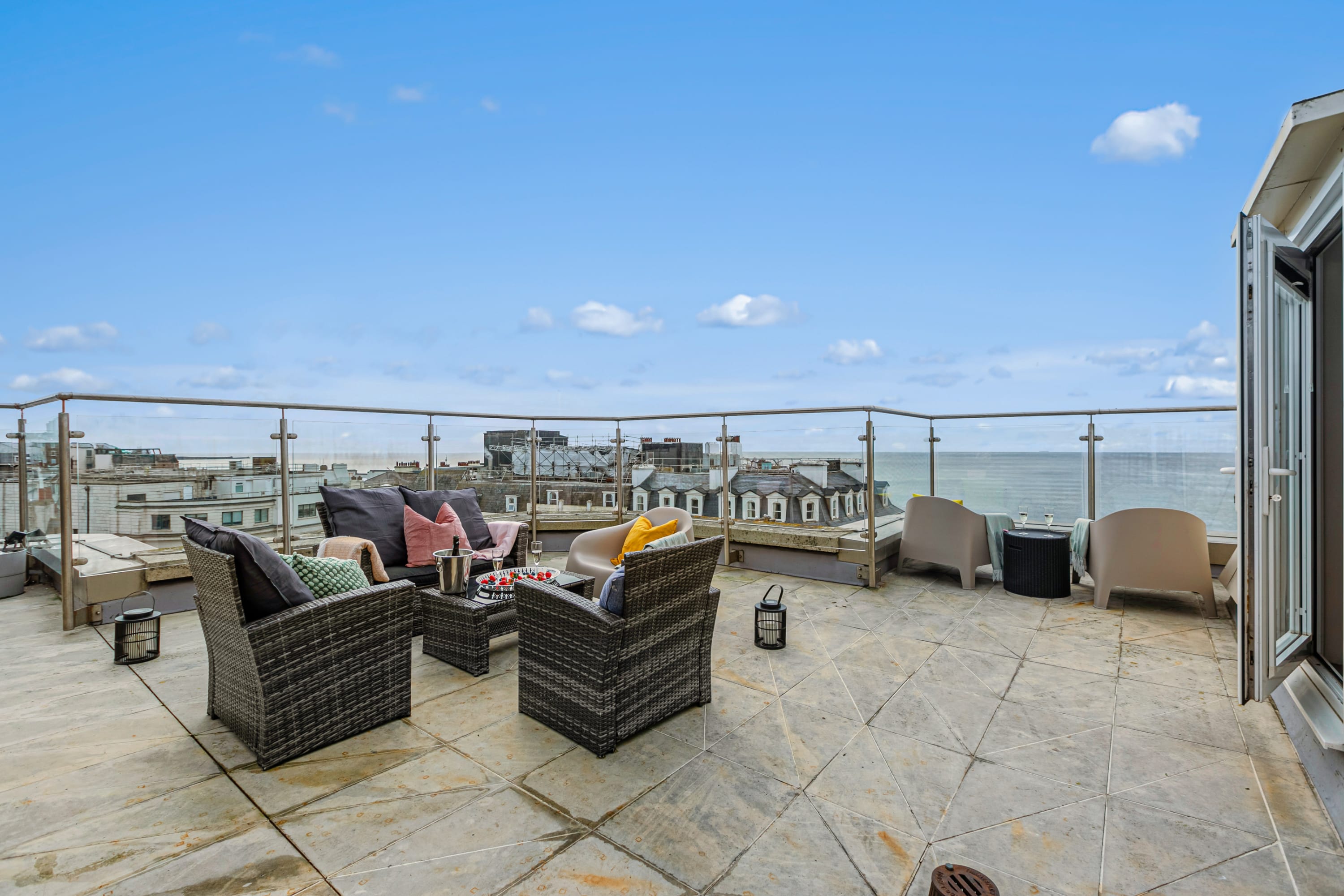 Lanes Penthouse | 2BR En-Suites + Sea View Terrace in Bartholomew Road BN1 1JS - Property image 16 - VivreStays