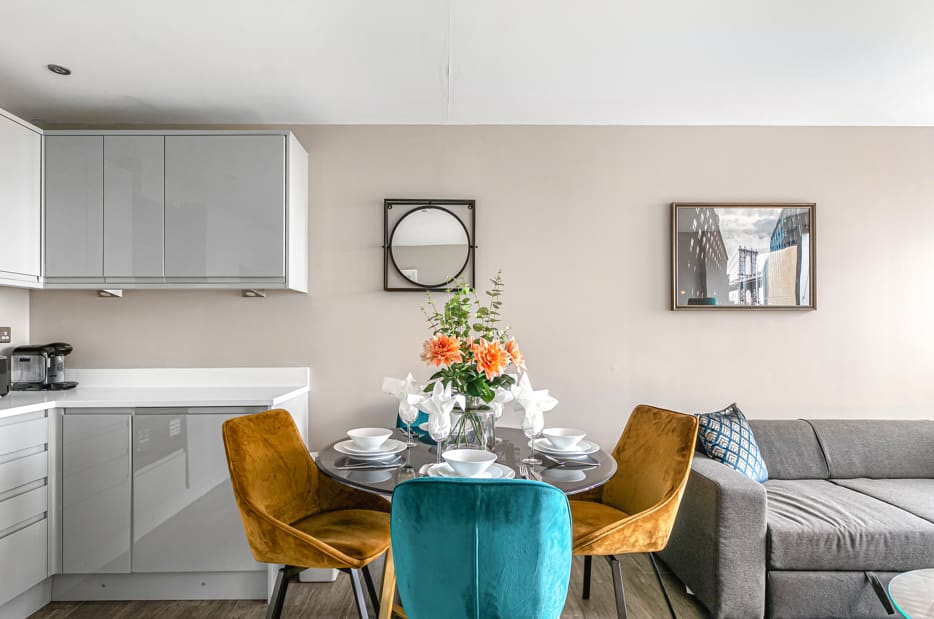 View Central Brighton Lanes Apt | Beach, Pier, Sleeps 7 in Bartholomew Road BN1 1JS Central Brighton Lanes Apt | Beach, Pier, Sleeps 7 in Bartholomew Road BN1 1JS - Property image 2 - VivreStays