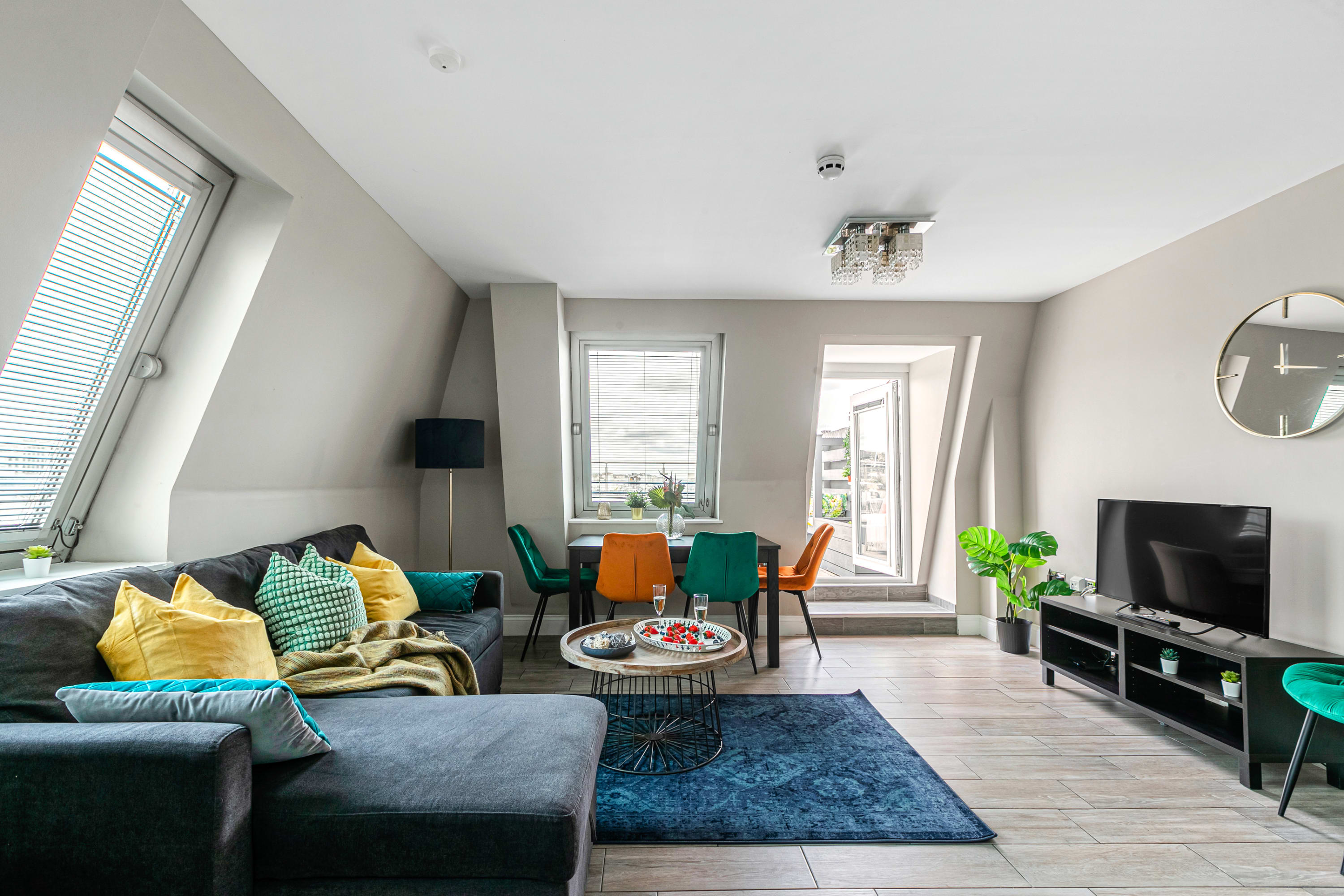 Penthouse Retreat | Rooftop Terrace & Sea Views in Bartholomew Road BN1 1JS - Property image 2 - VivreStays