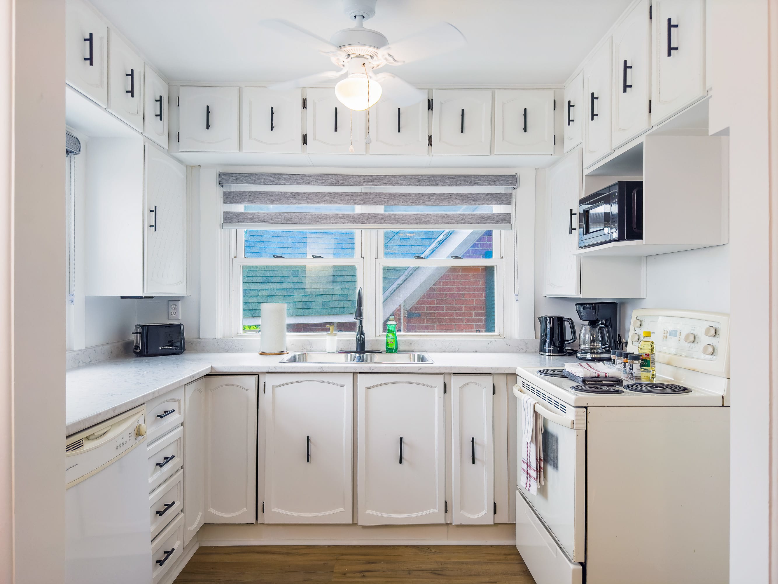 Warm Inviting Summer Retreat for 7 Bobcaygeon 3