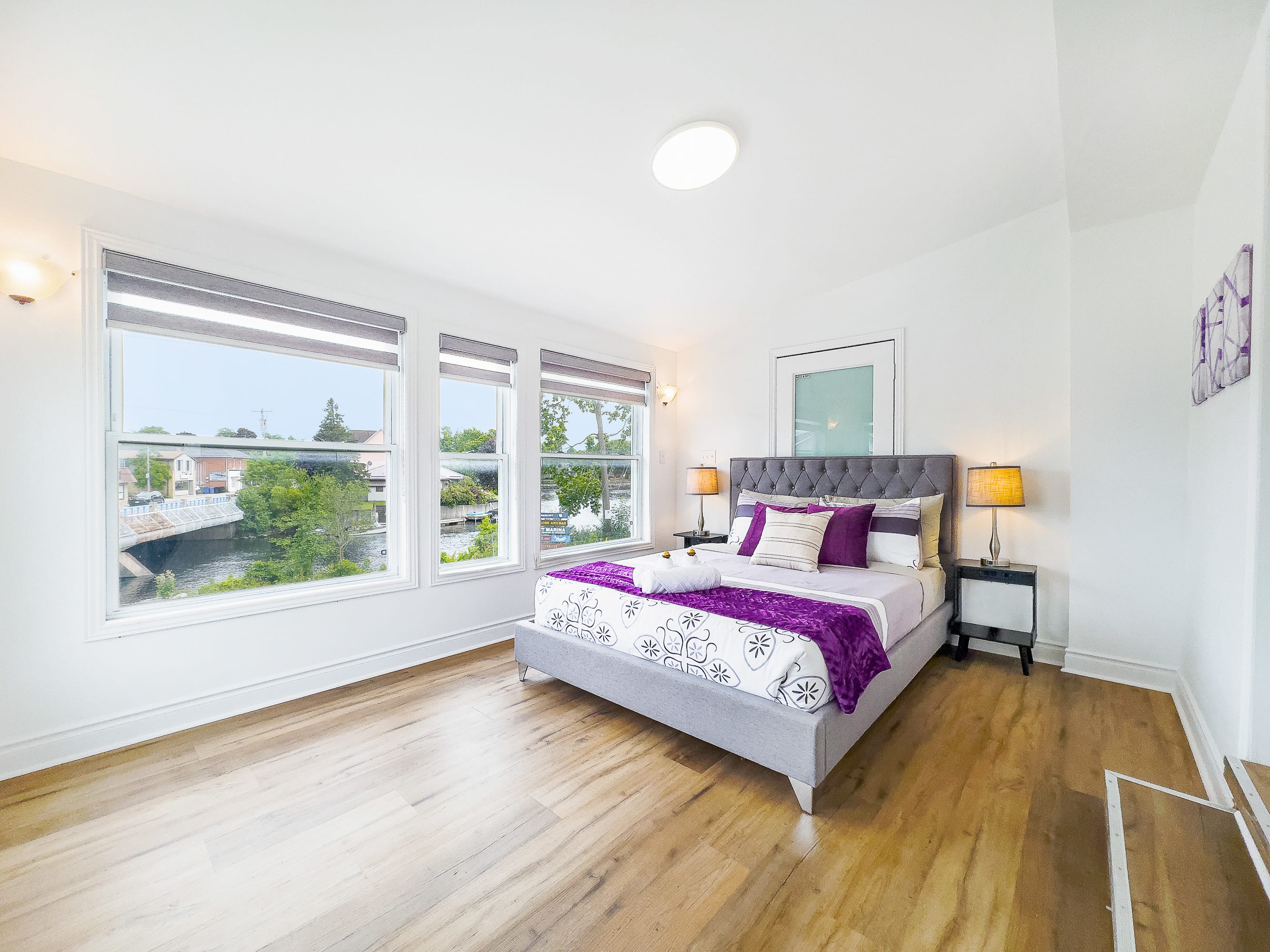 Warm Inviting Summer Retreat for 7 Bobcaygeon 2