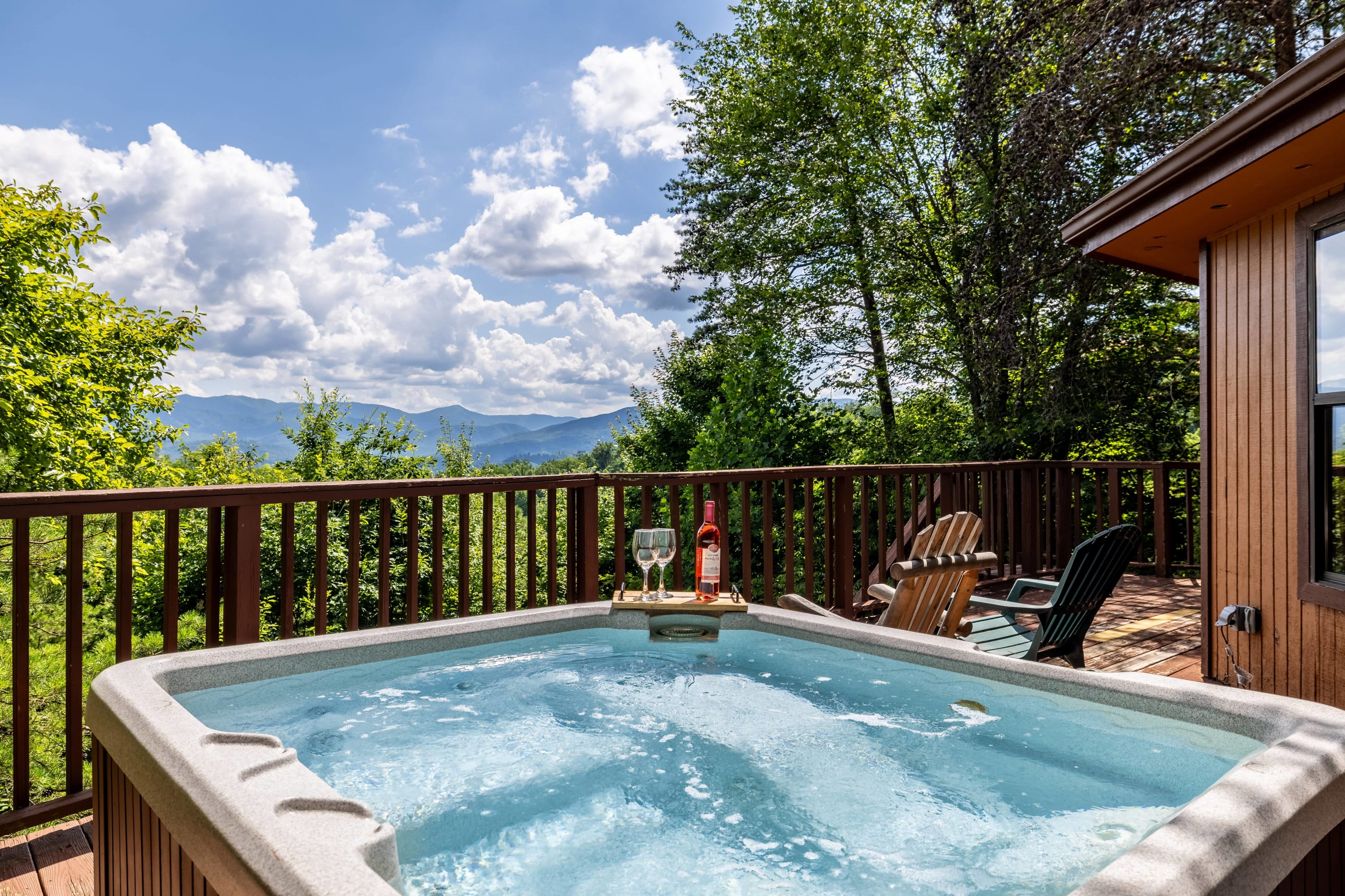 Family Friendly!! Great Views, Game Room & Hot Tub - Picture 1