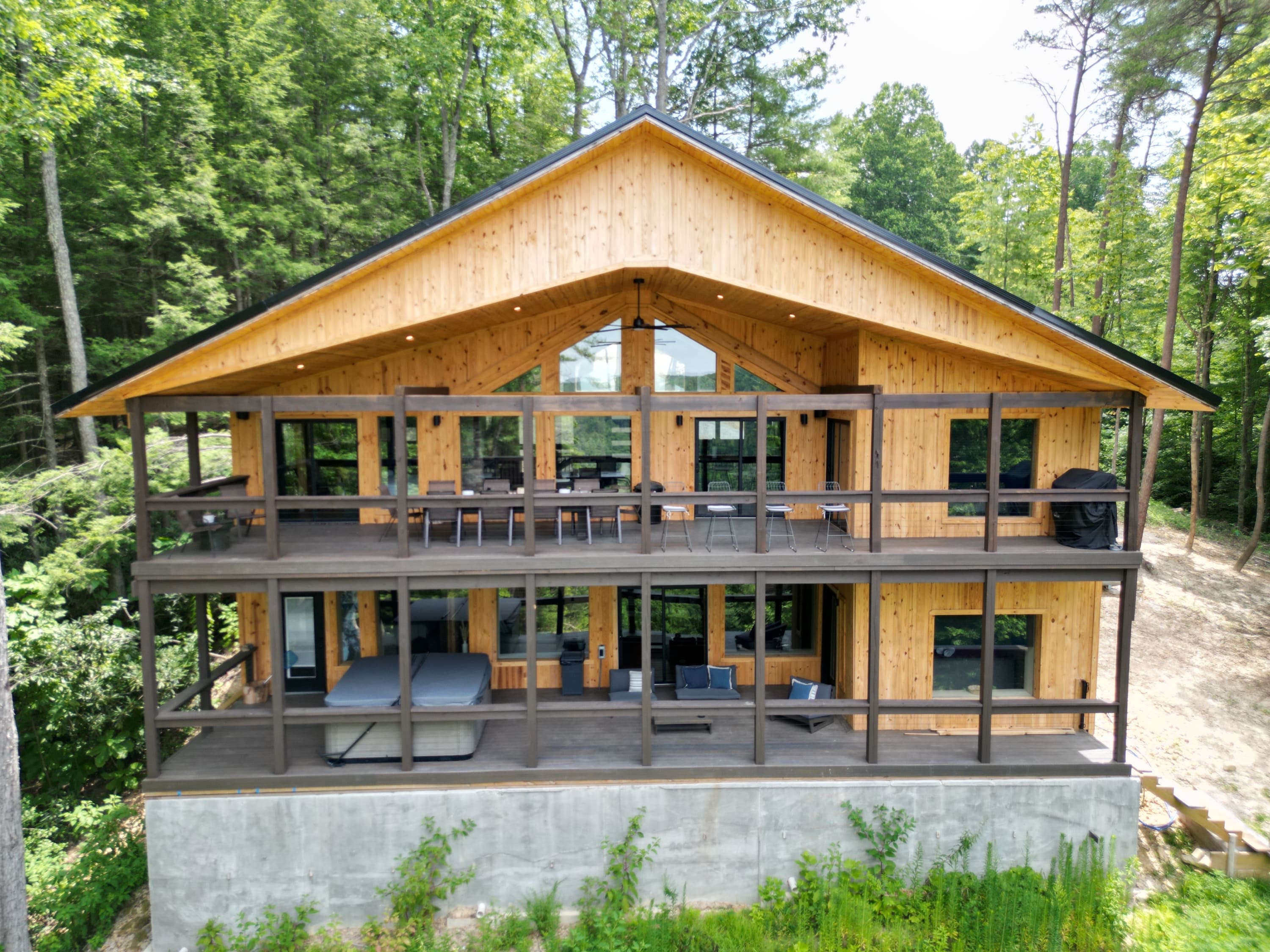 No Place Like Home | Private Bar| Views|XL Hot Tub — Rogers, KY — vacation rental