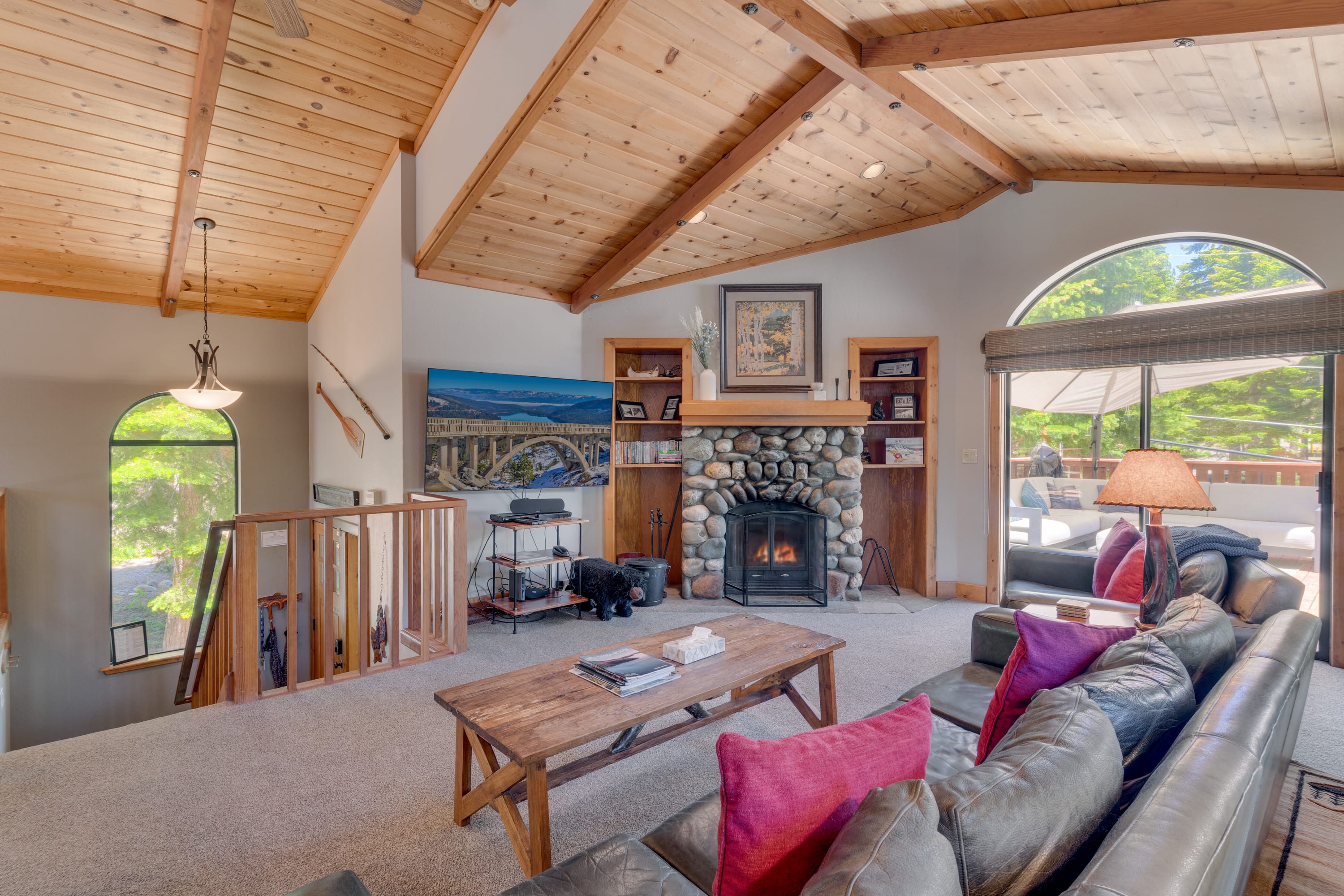 Stylish Tahoe Cabin+Hot Tub, Beach & Walk to Trails