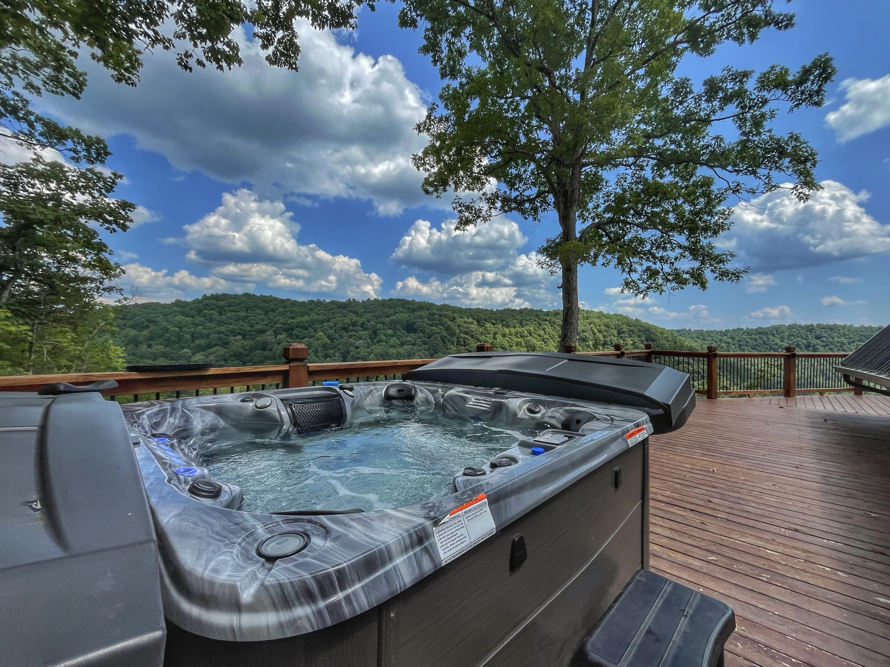Estill Oaks | Luxe Mountain View Retreat + Hot Tub | Private 80-Acre Escape — Estill County, KY — vacation rental